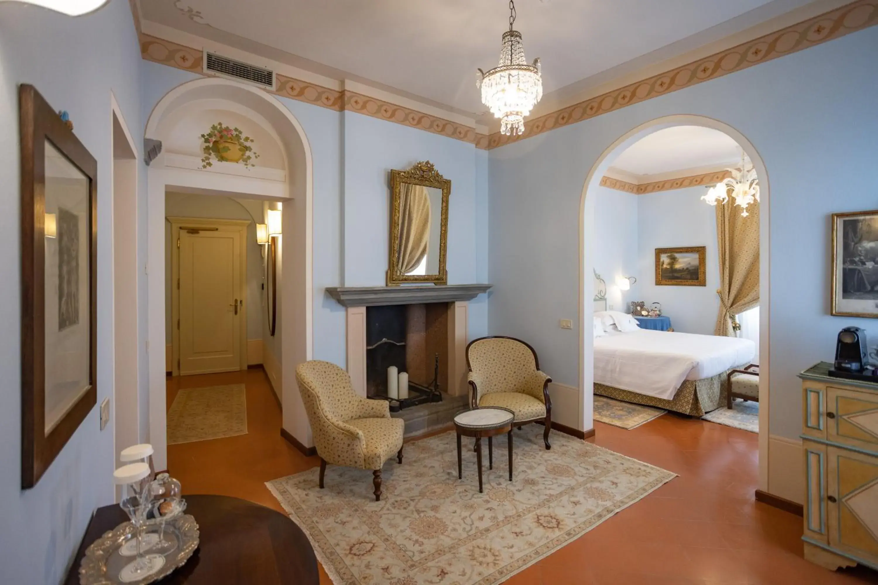 Seating area, Bed in Hotel Villa Marsili