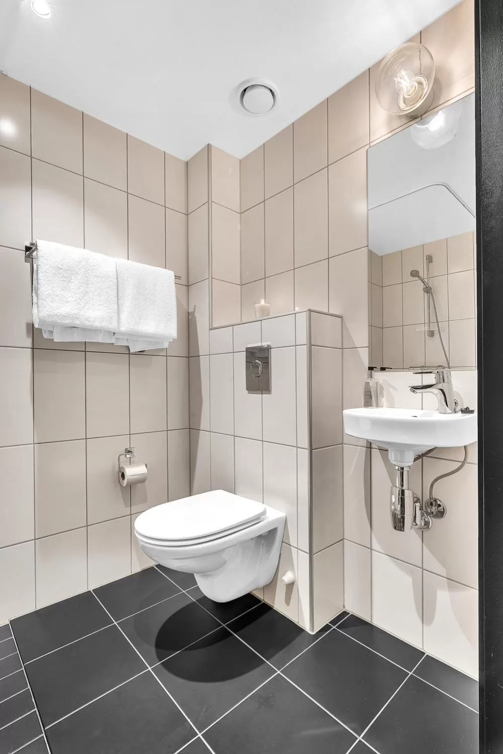 Bathroom in Forenom Aparthotel Oslo