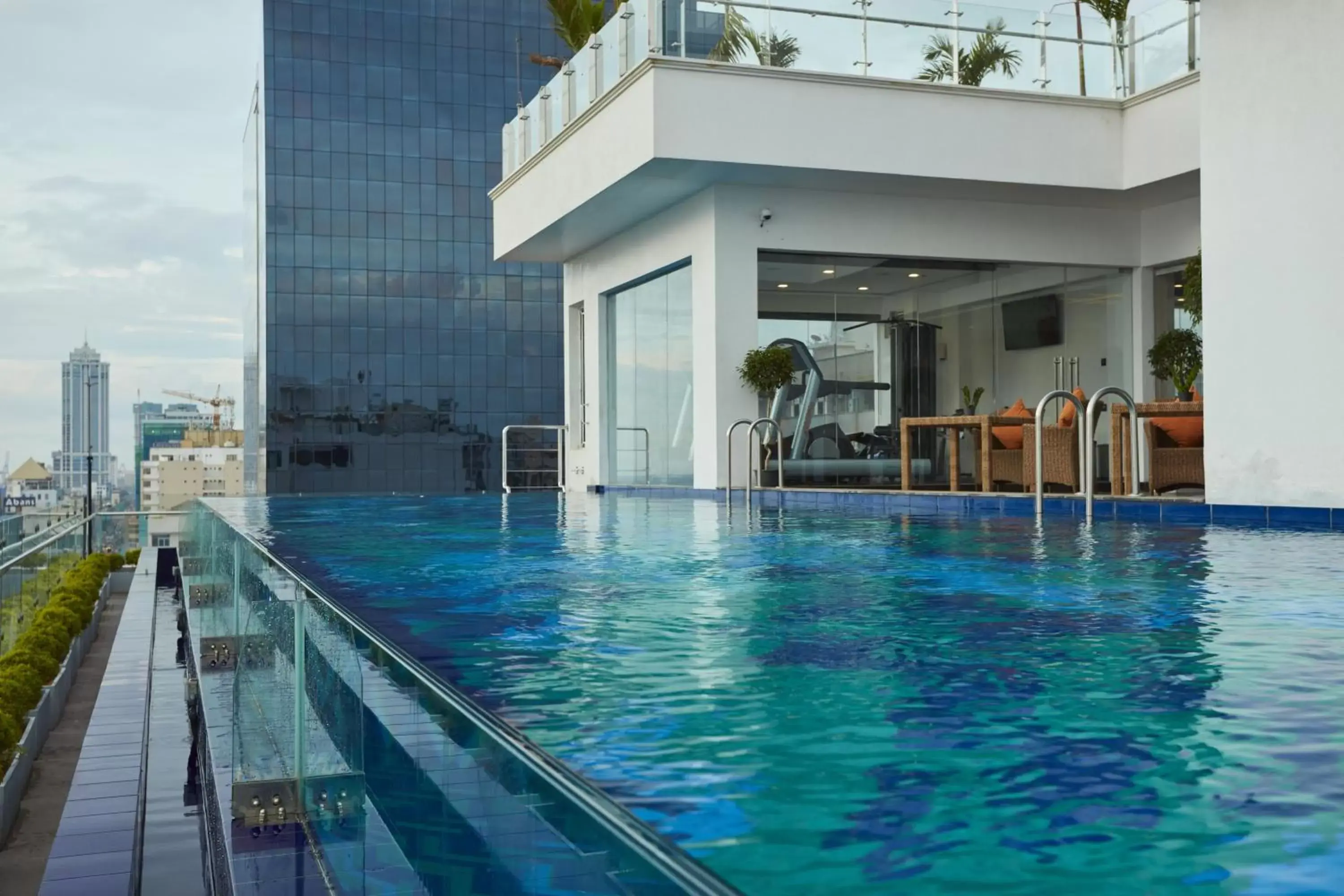 Swimming Pool in Mandarina Colombo Swimming Pool in Mandarina Colombo