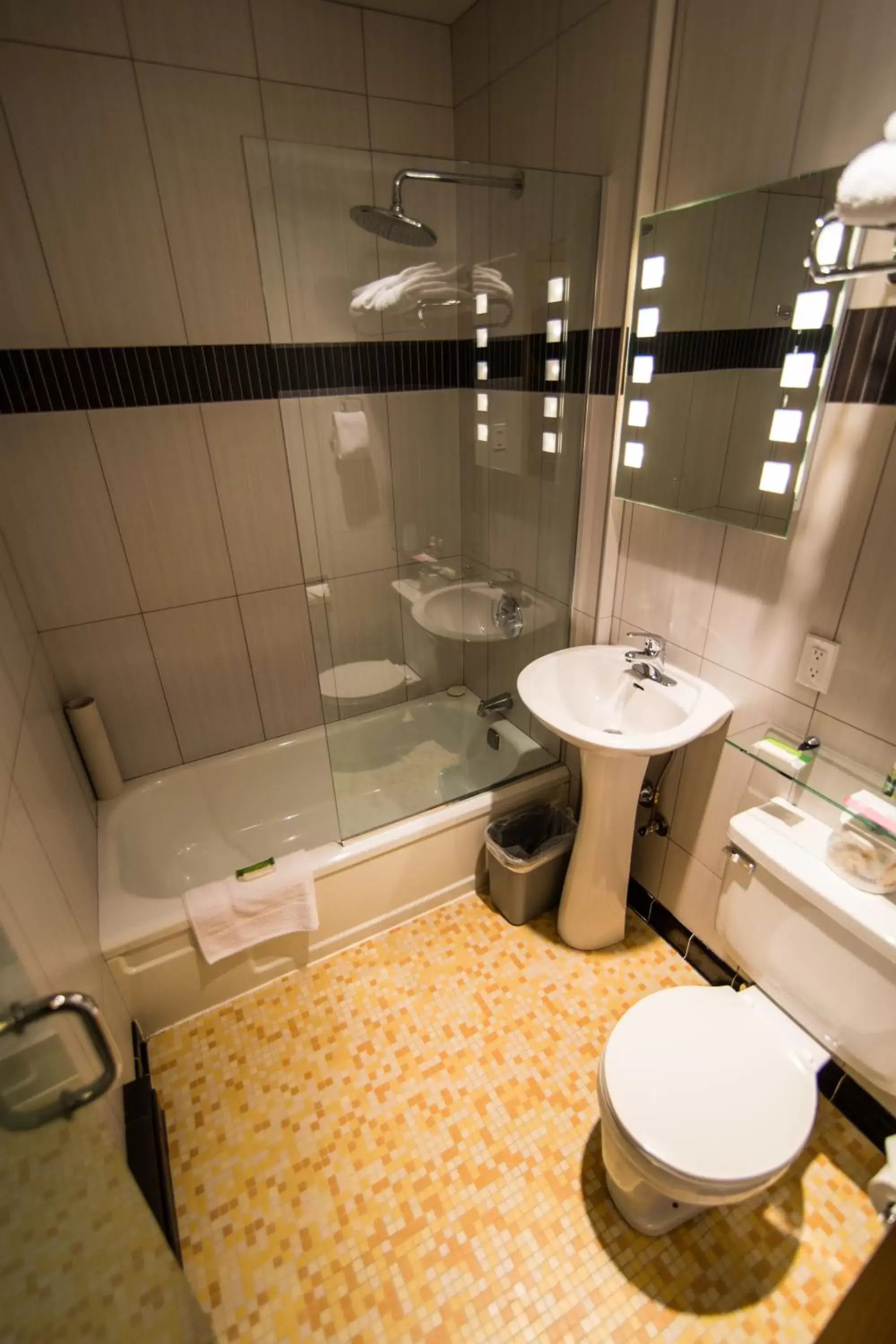 Shower, Bathroom in Adventure Hotel