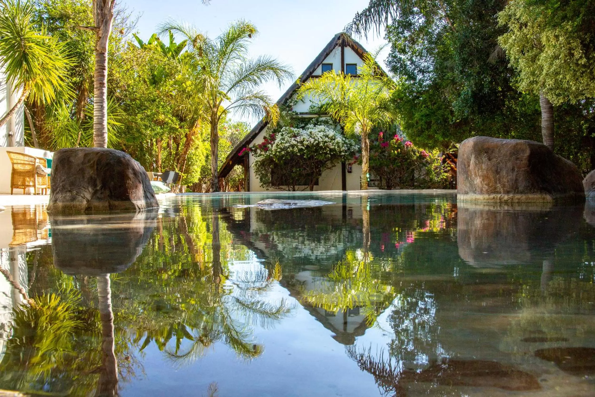 Swimming pool in Out of Africa Town Lodge