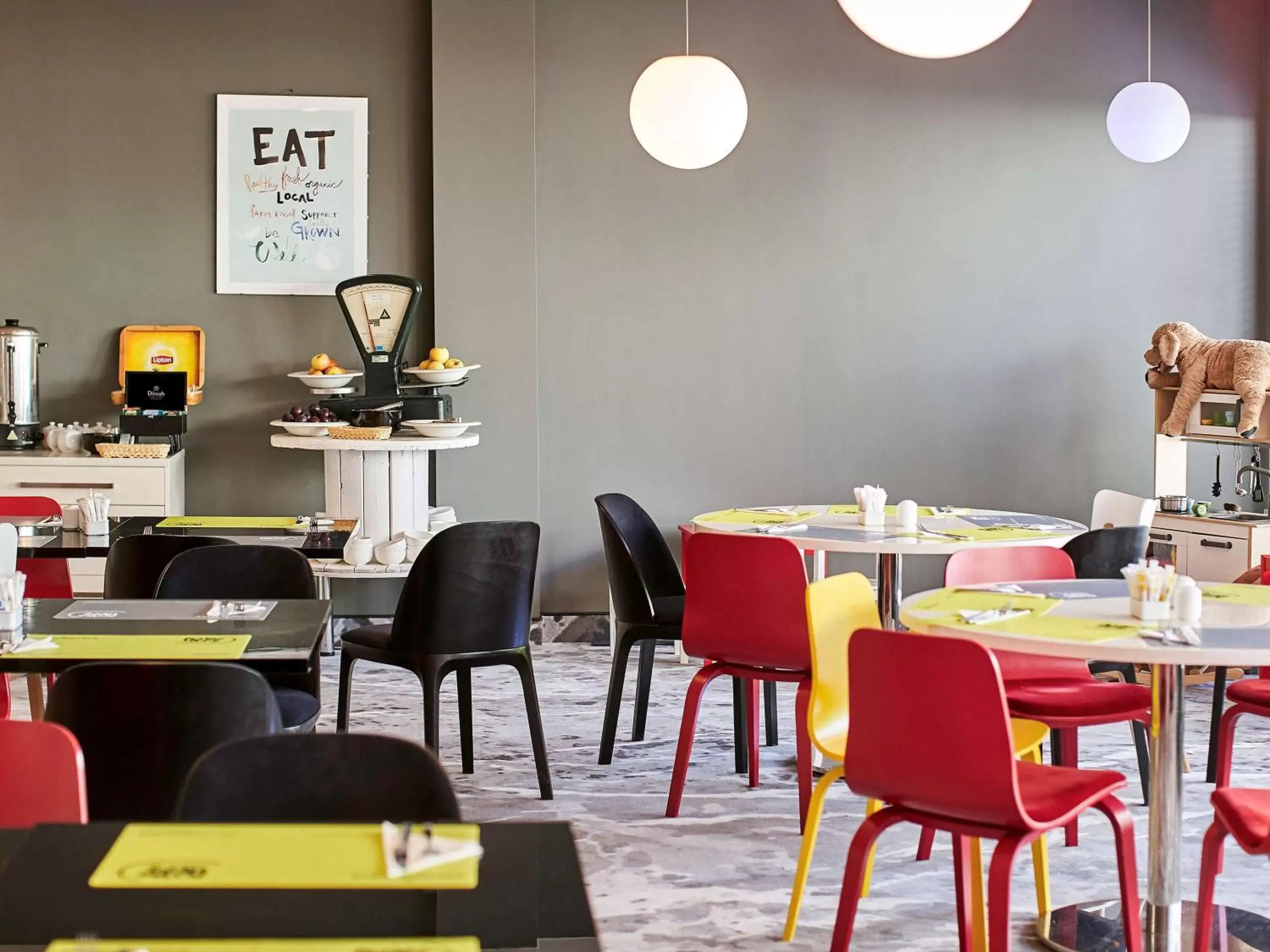 Restaurant/Places to Eat in Novotel Wrocław City