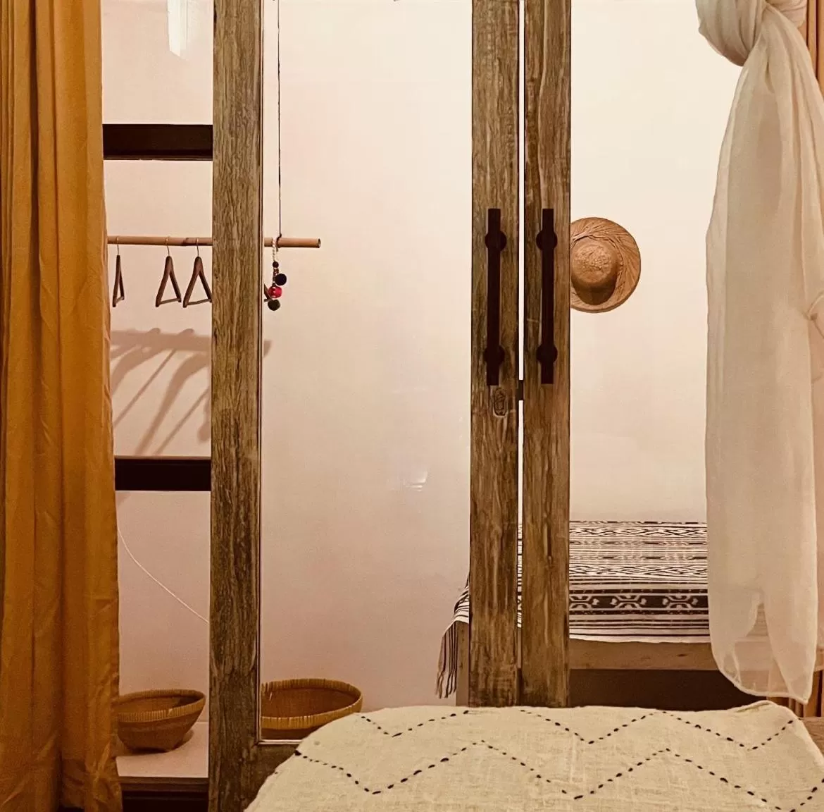 Property building, Bed in Omala Village Gili Air