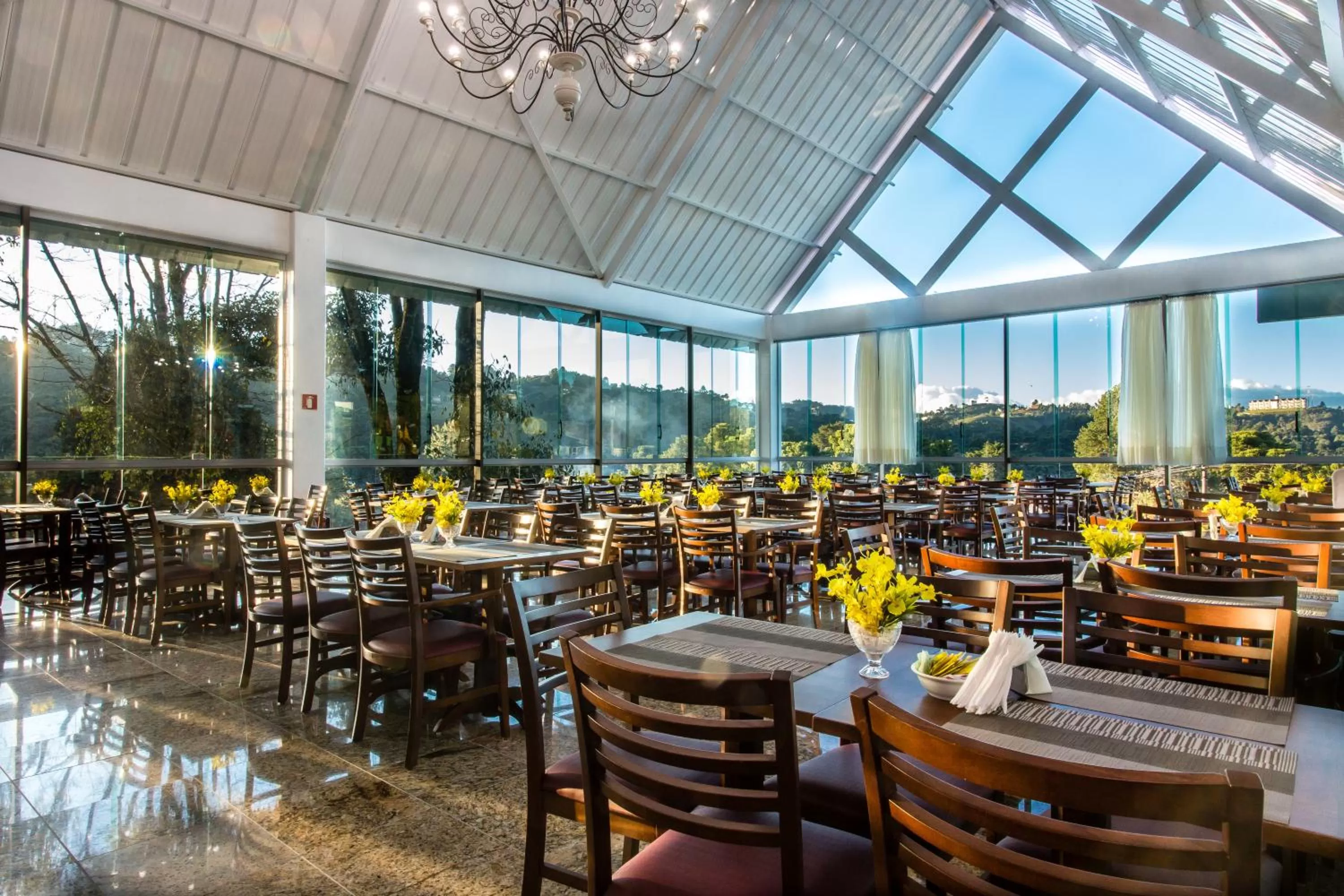 Restaurant/places to eat in Hotel Dan Inn Campos do Jordão