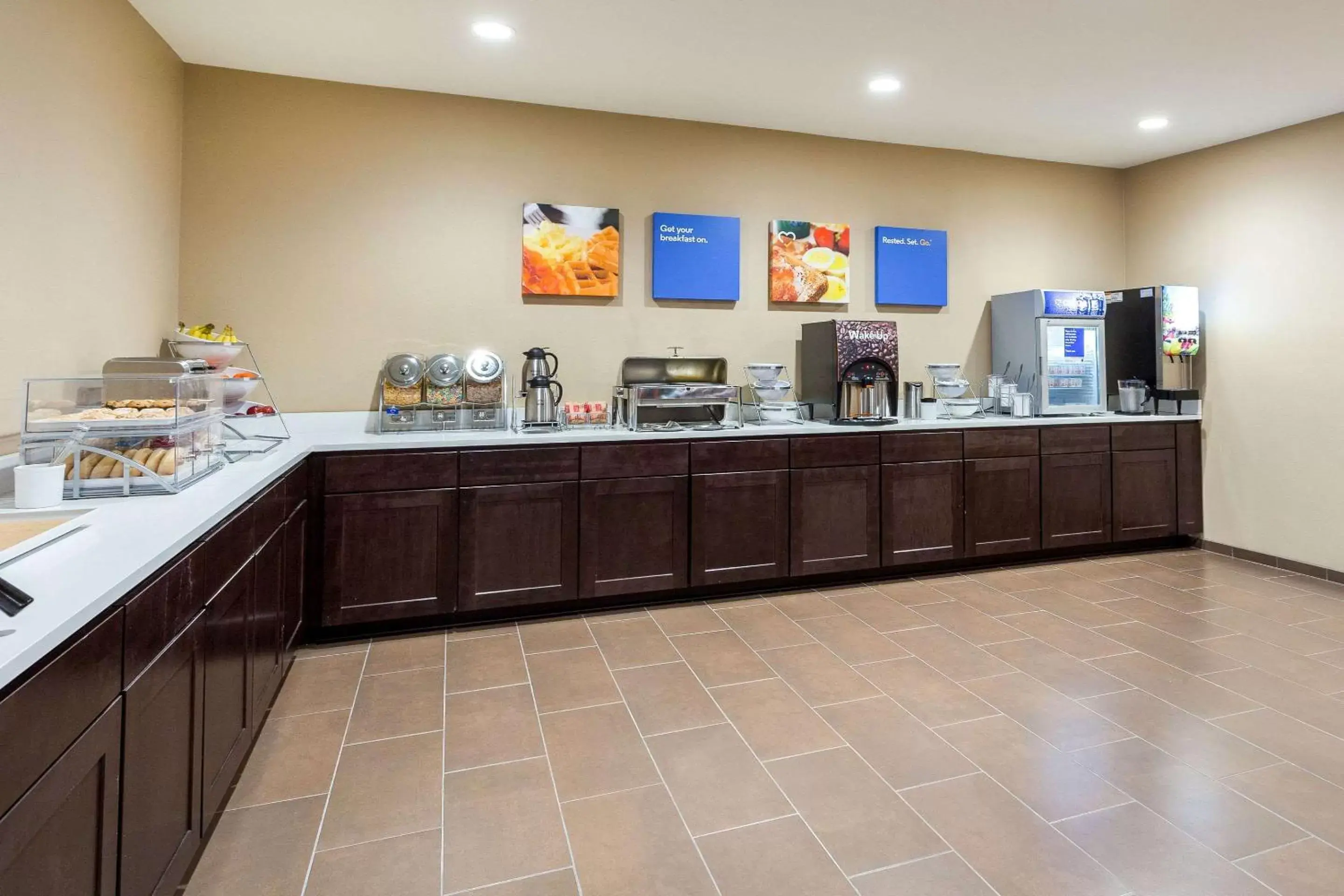 Restaurant/Places to Eat in Comfort Inn & Suites Baton Rouge Airport