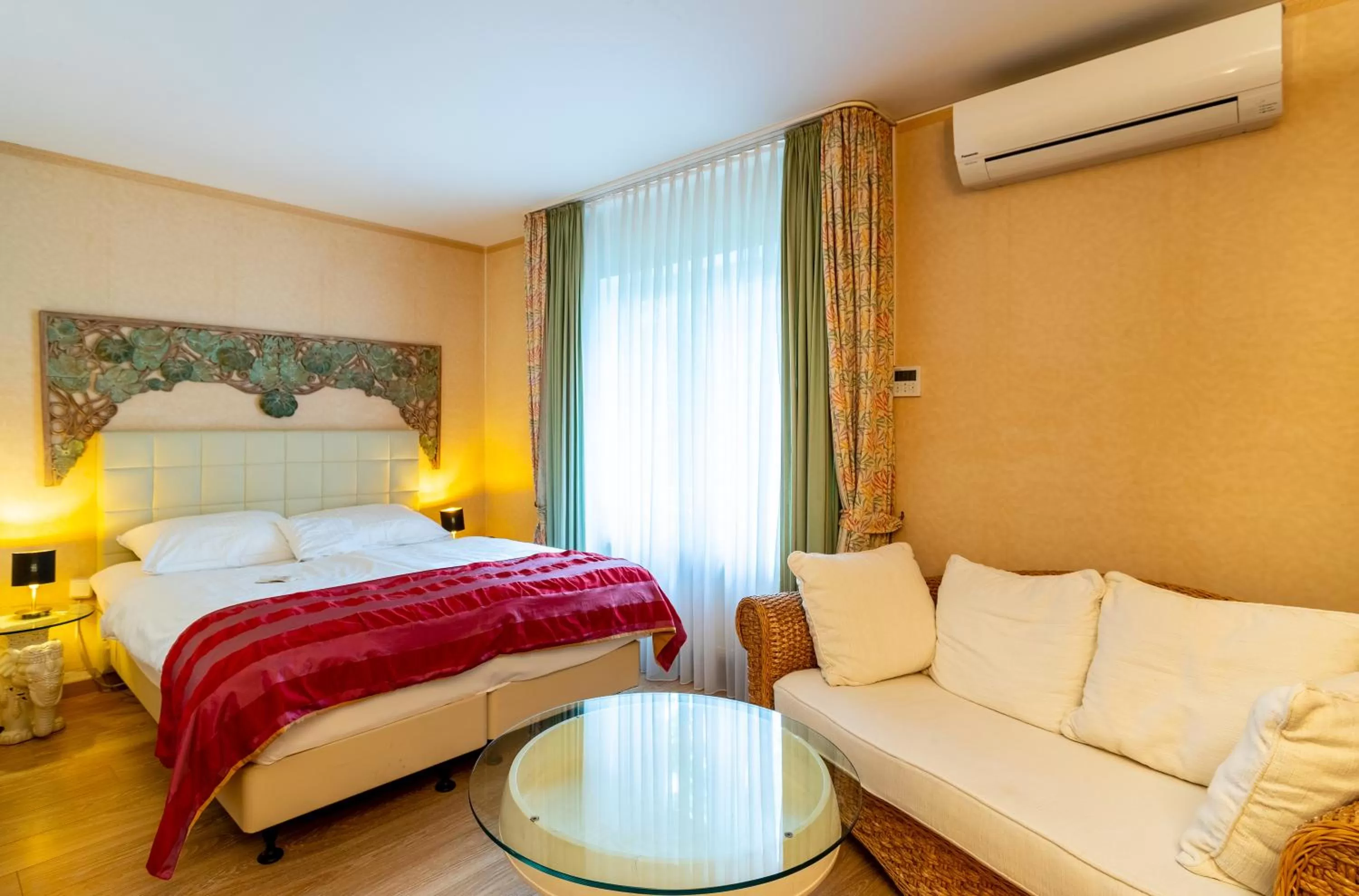 Photo of the whole room, Bed in Hotel Am Mühlenteich