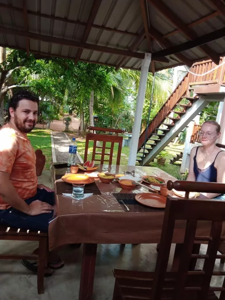 Restaurant/places to eat in Liyana Holiday resort