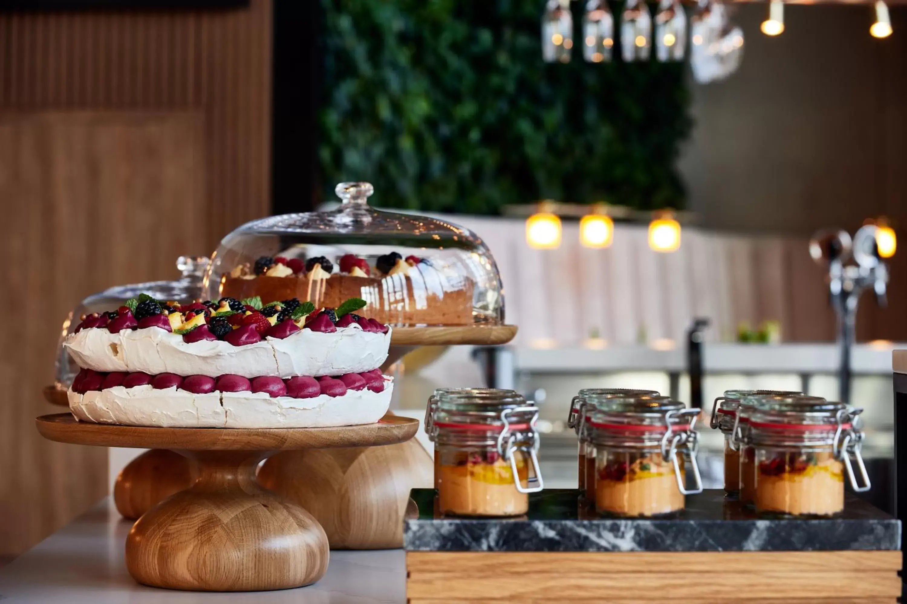 Lounge or bar, Food in Crowne Plaza - Warsaw - The HUB, an IHG Hotel