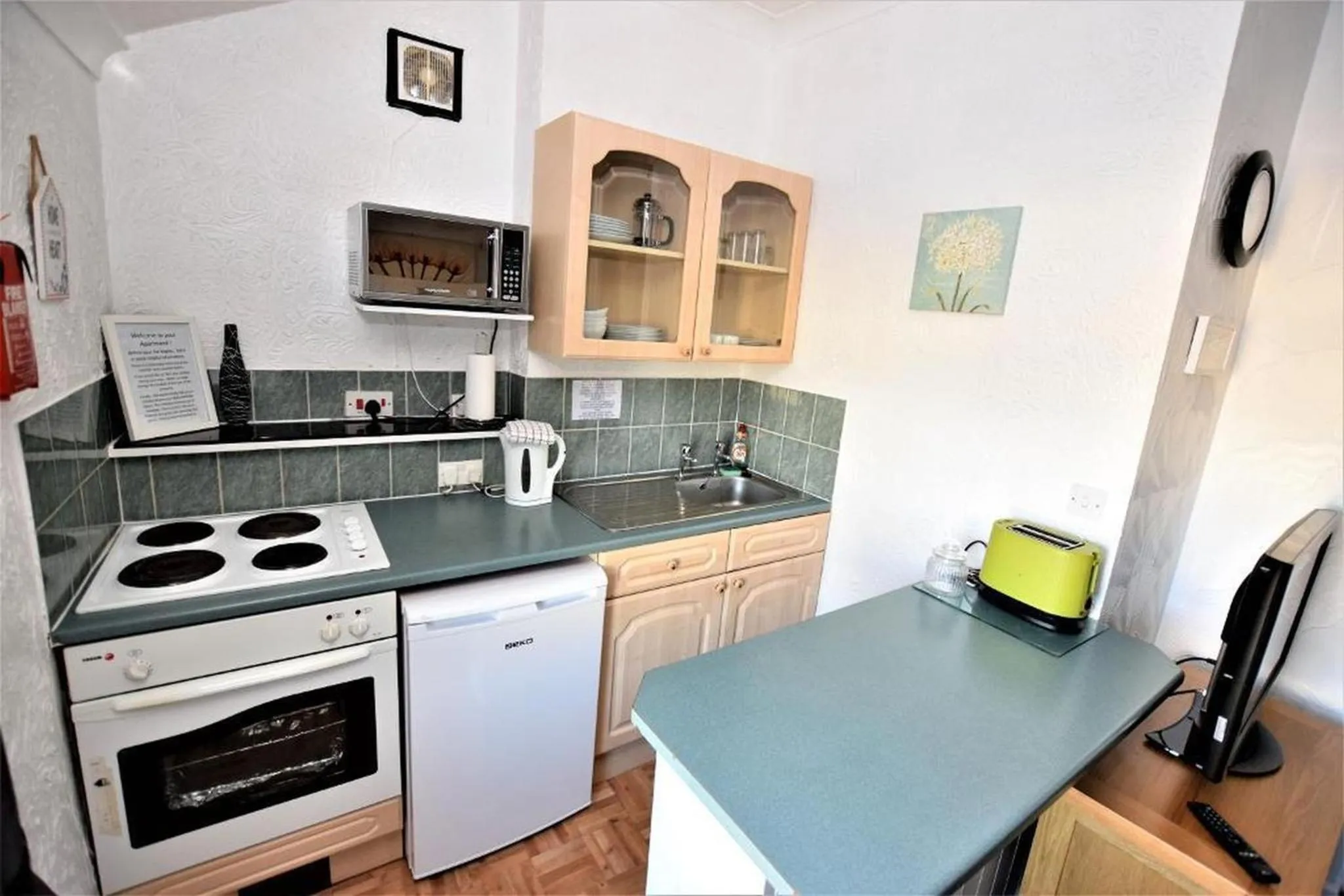 Kitchen or kitchenette in Bridle Lodge Apartments