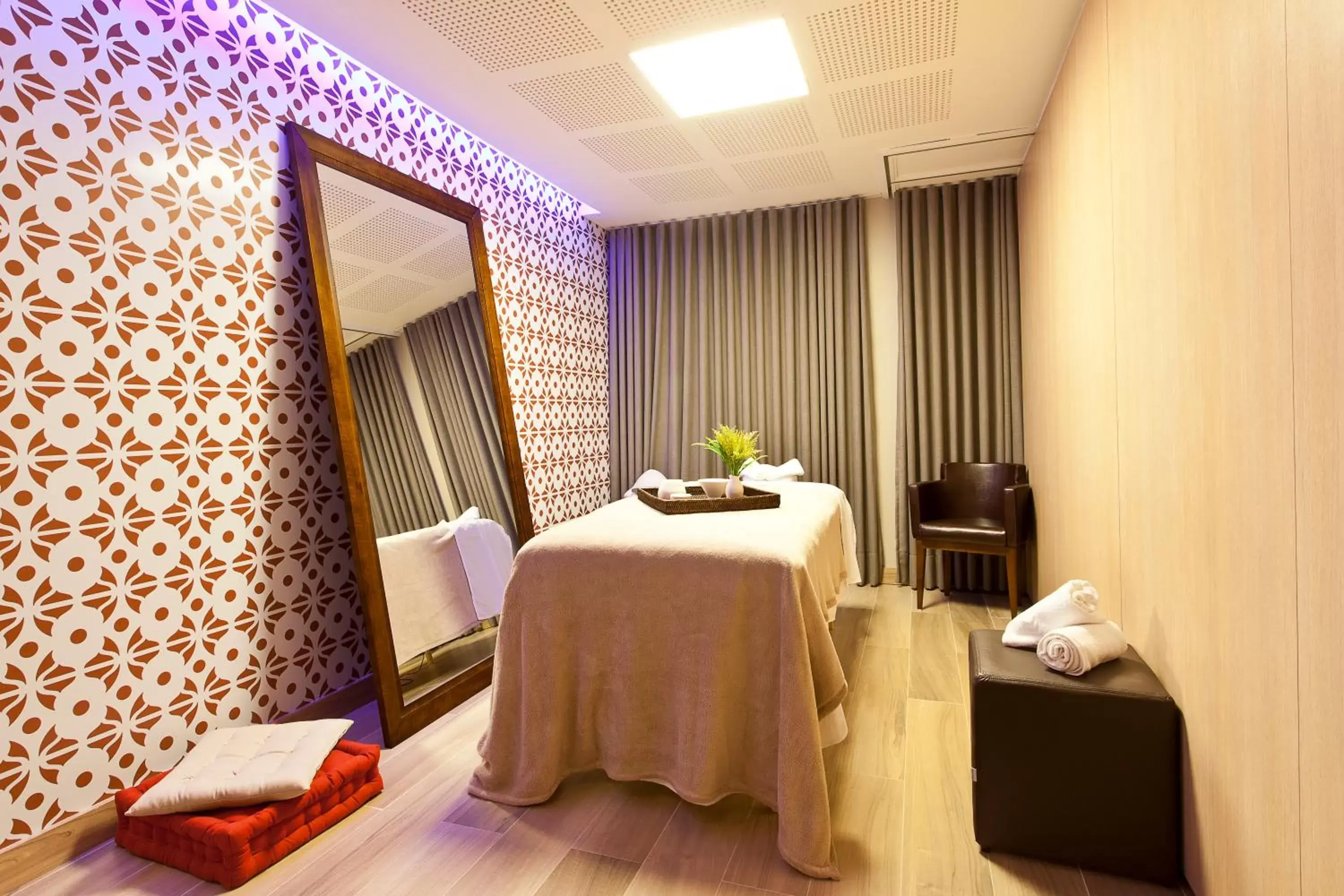 Spa and wellness centre/facilities, Bed in eSuites Savassi Toscanini Spa and wellness centre/facilities, Bed in eSuites Savassi Toscanini