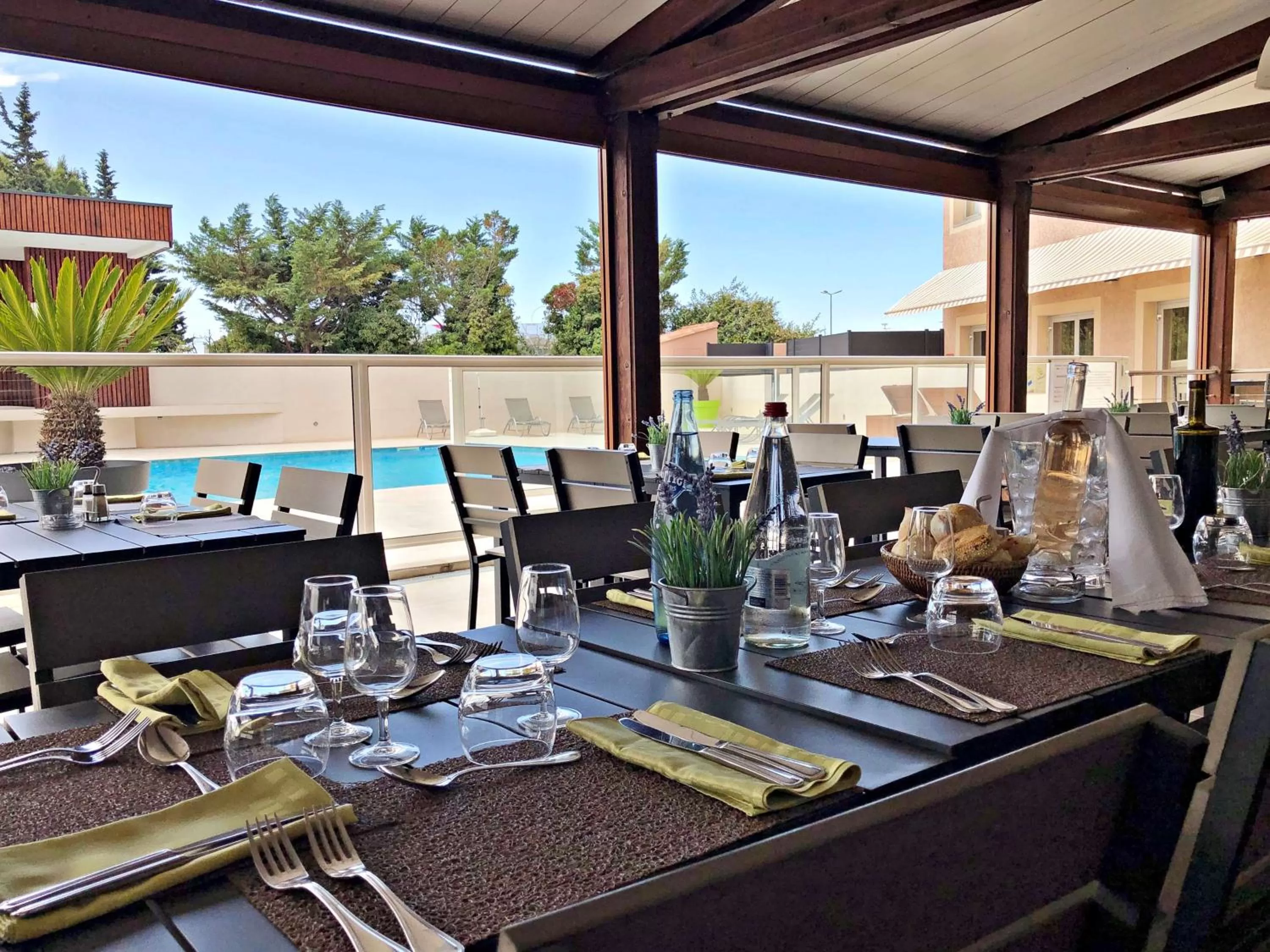 Restaurant/places to eat in Best Western Marseille Aeroport