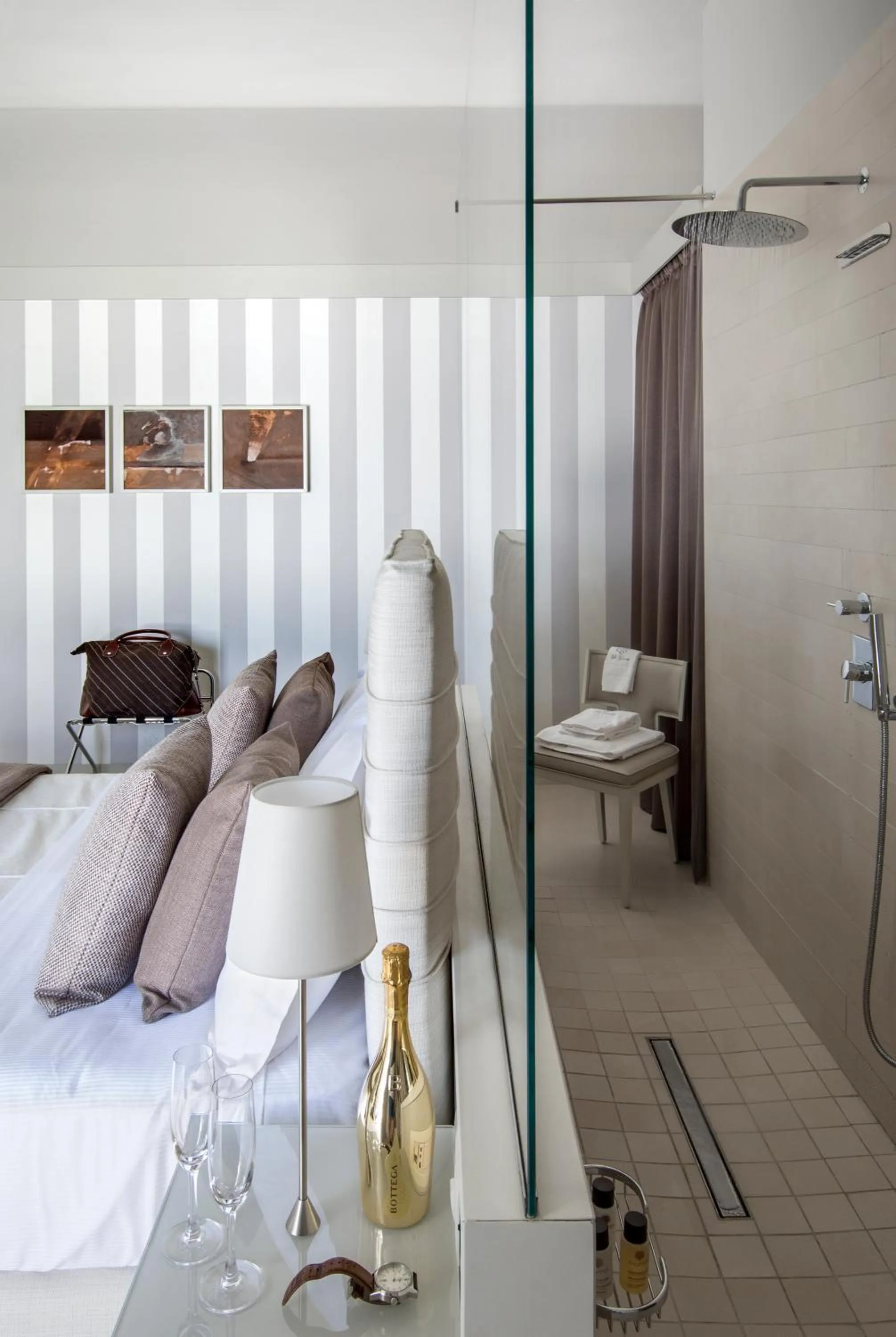 Shower, Bed in Villa Gervasio Rooms