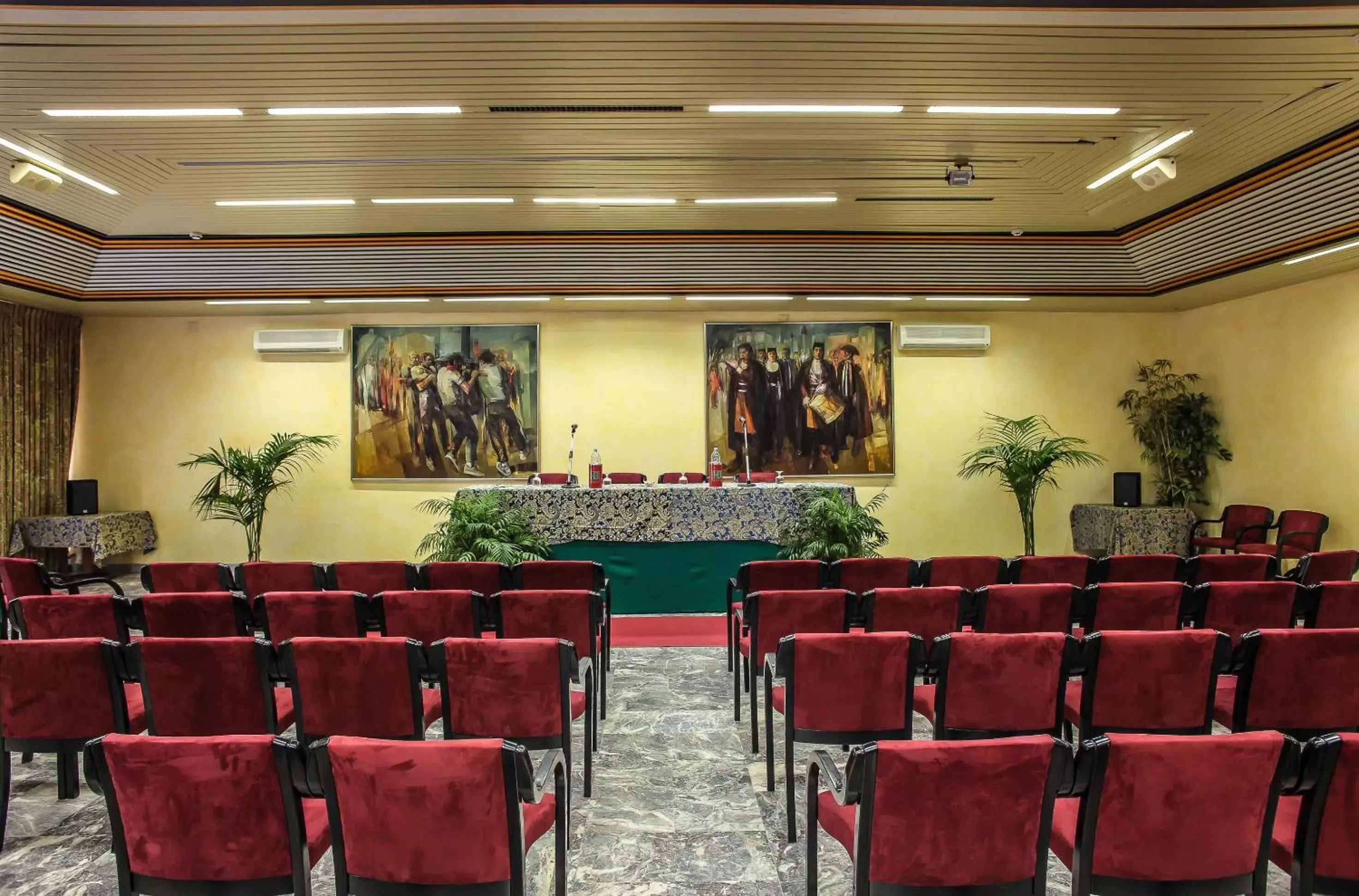 Business facilities in Hotel Grazia Deledda