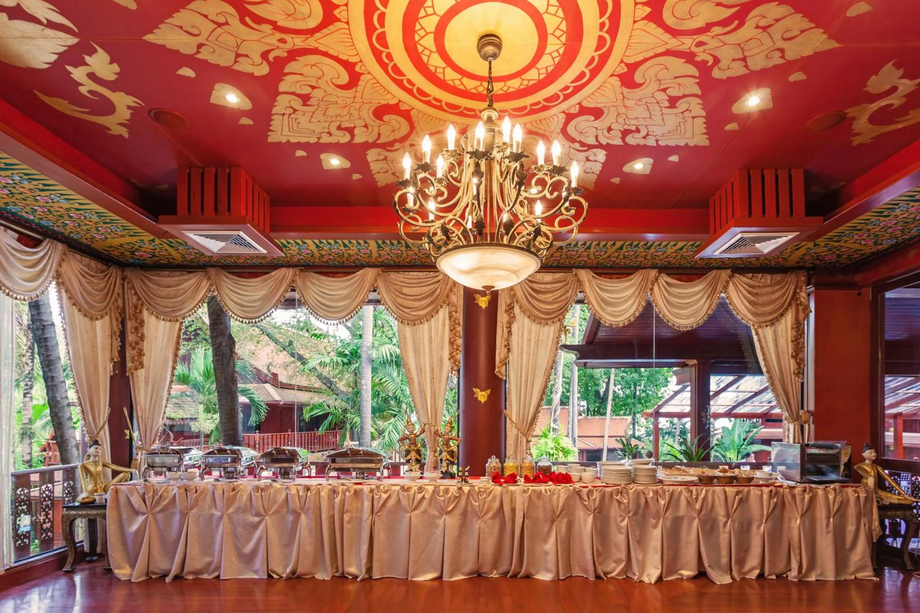 Breakfast in Royal Phawadee Village Patong - 2 Minutes walk to the beach