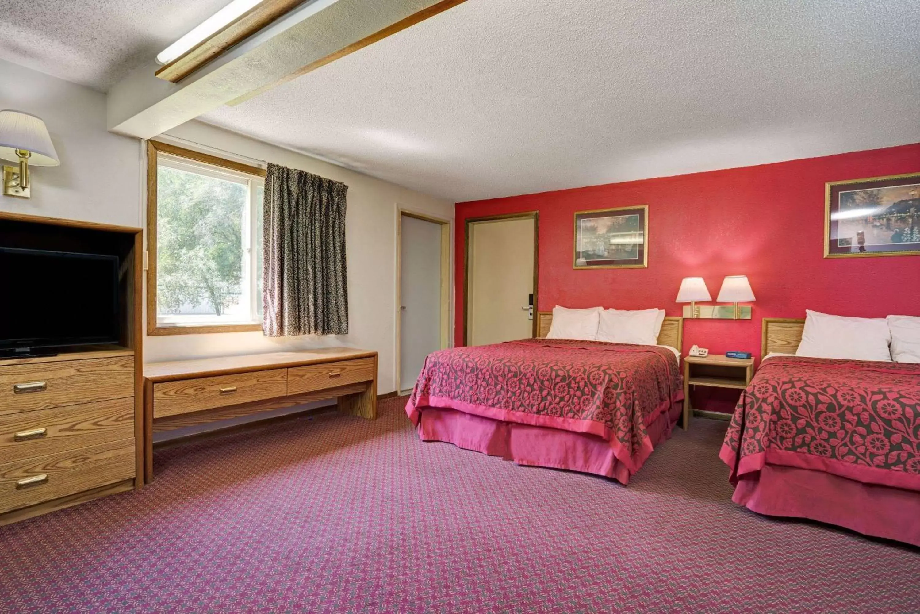 Photo of the whole room, Bed in Travelodge by Wyndham Red Wing