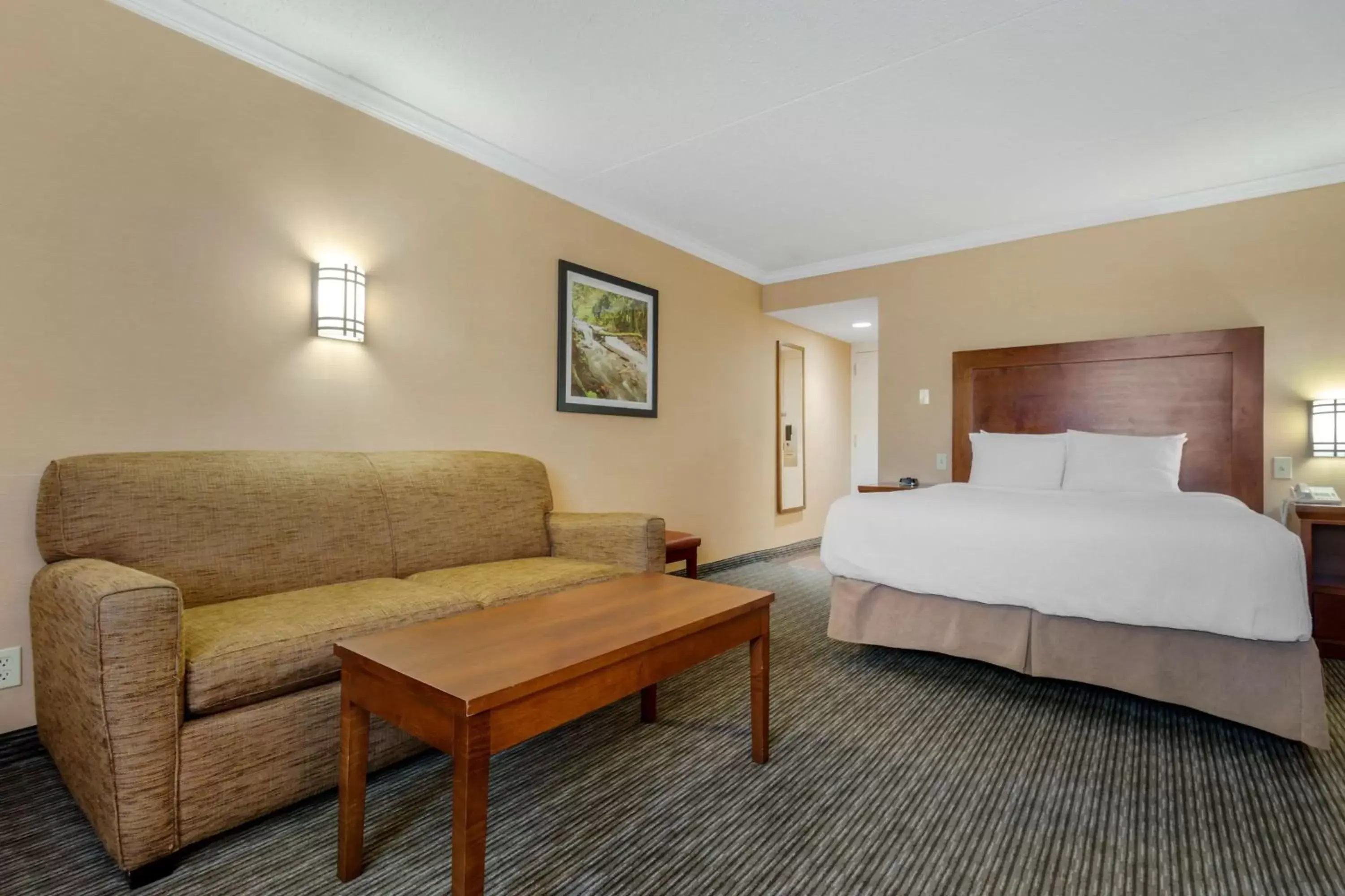 Bedroom in Best Western Plus Dryden Hotel and Conference Centre