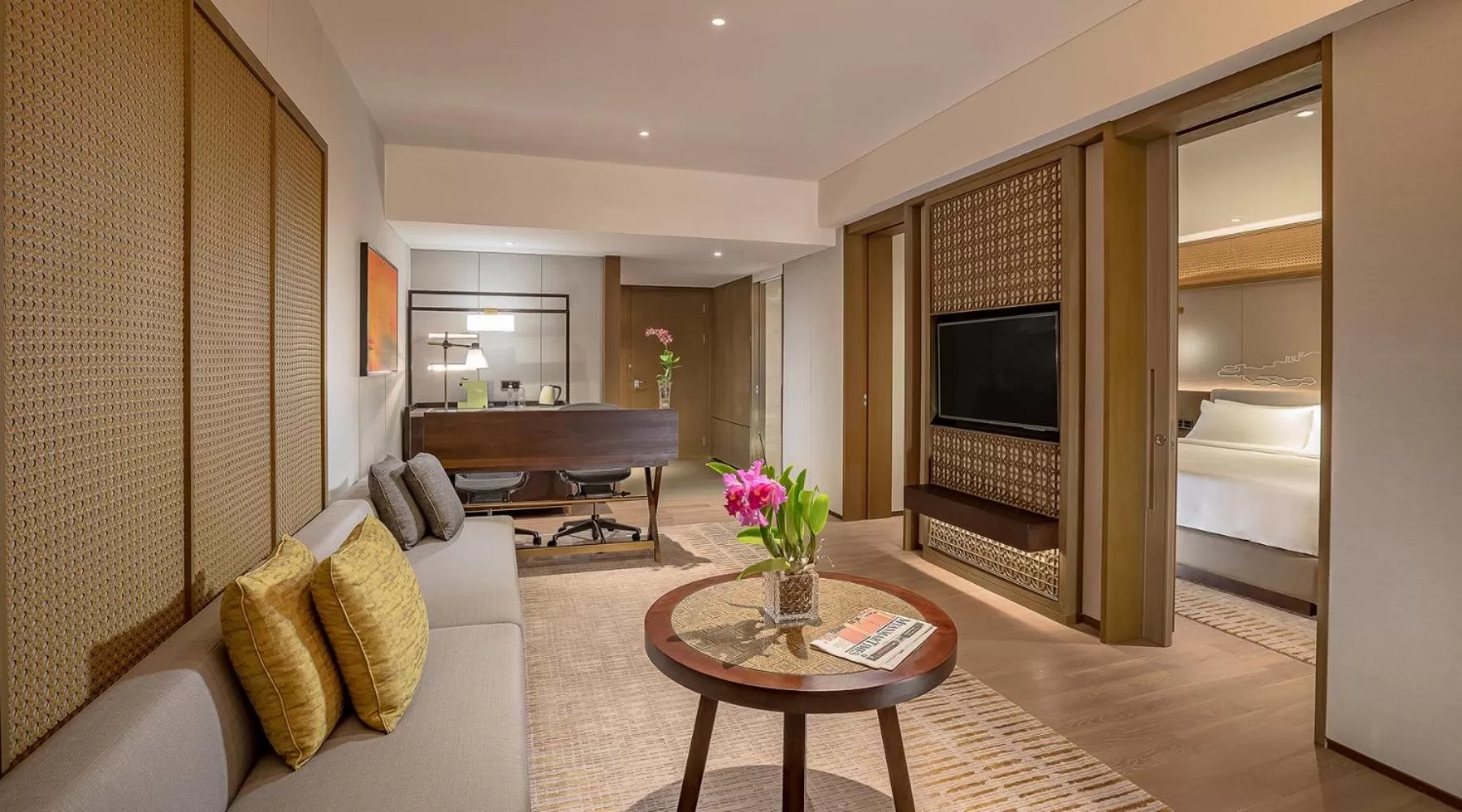 TV and multimedia in Pan Pacific Yangon