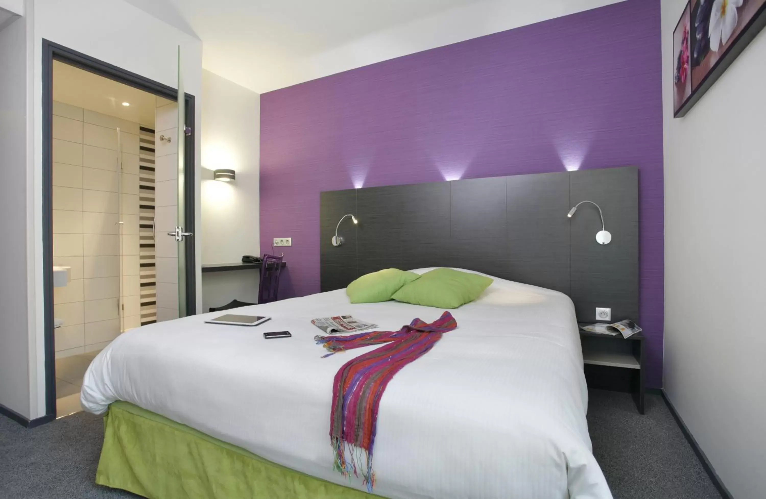 Bedroom, Bed in Kyriad Direct Limoges Nord