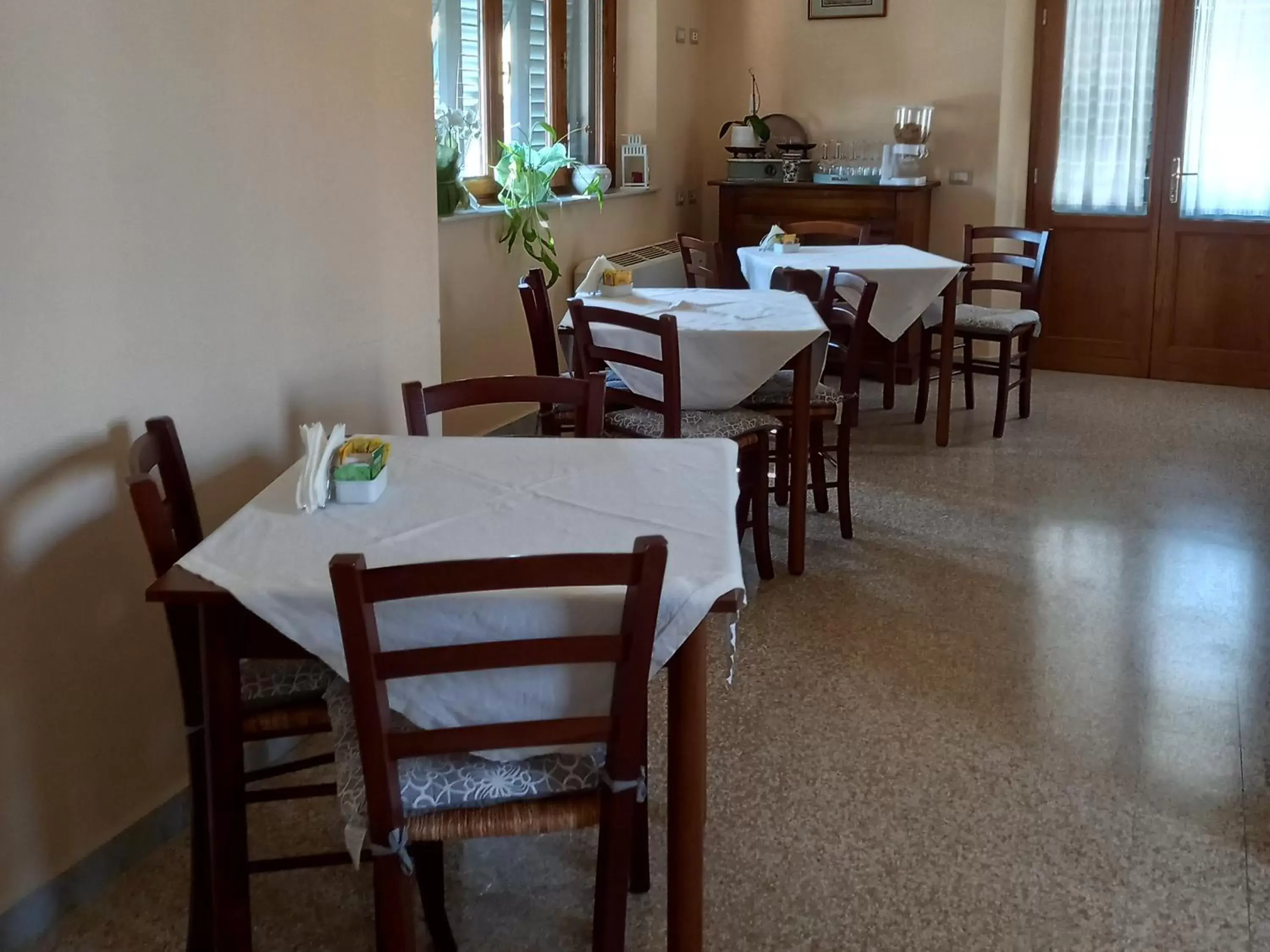 Restaurant/Places to Eat in BnB Villa Melany vicino Centro