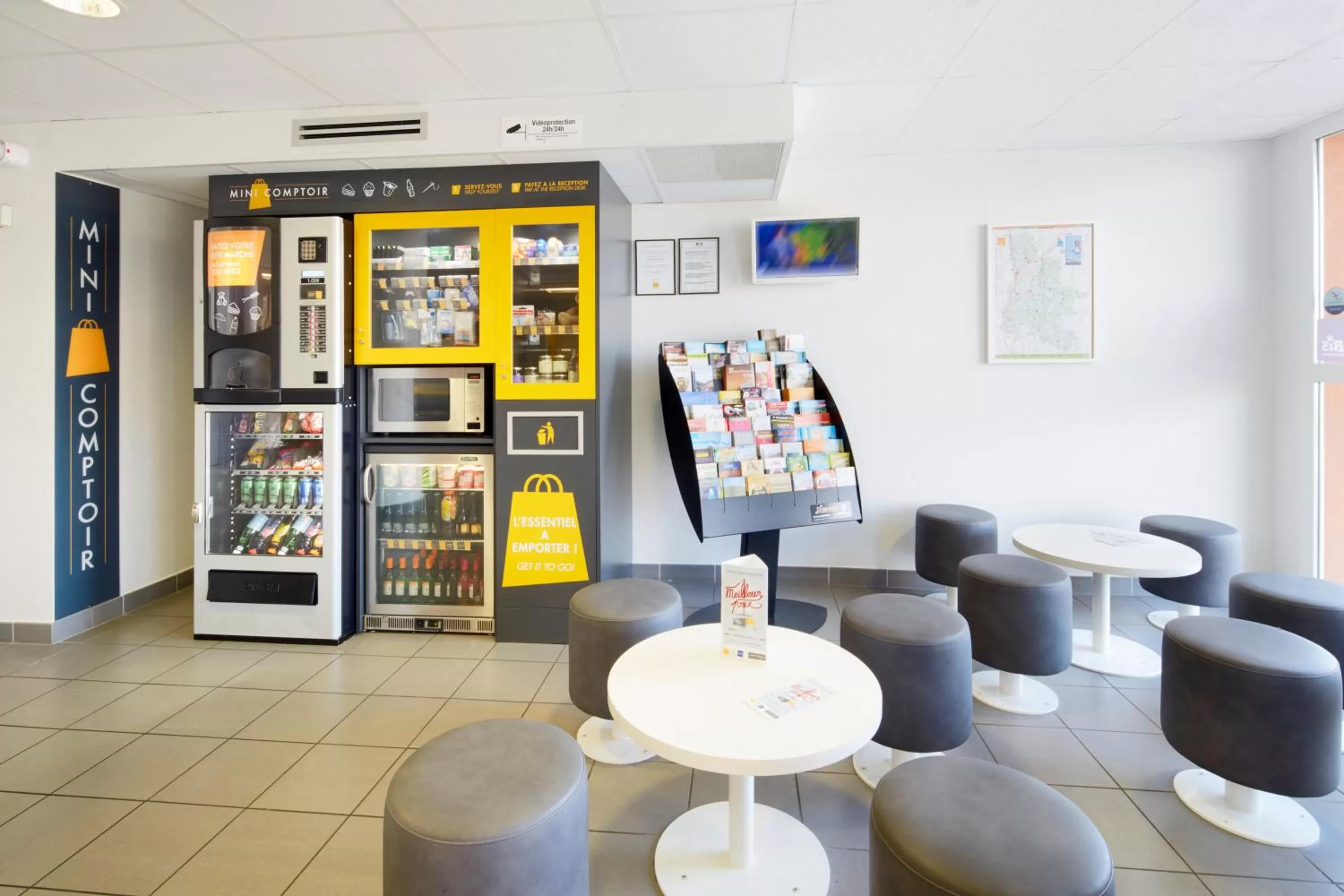 Lobby or reception in Premiere Classe Valence Nord - Saint Marcel Les Valence
