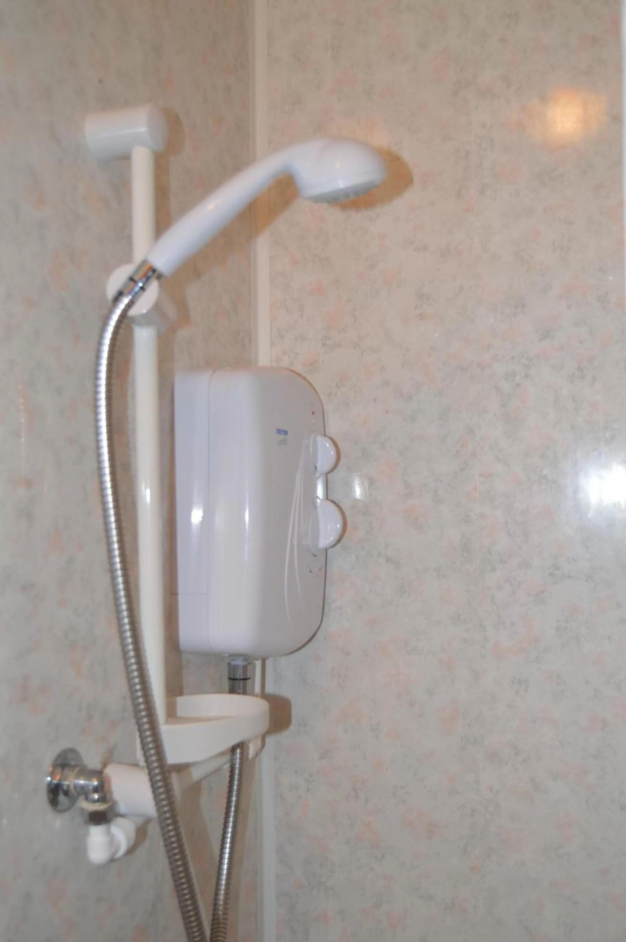 Shower in Wilsons Hotel - Blackpool Tower View