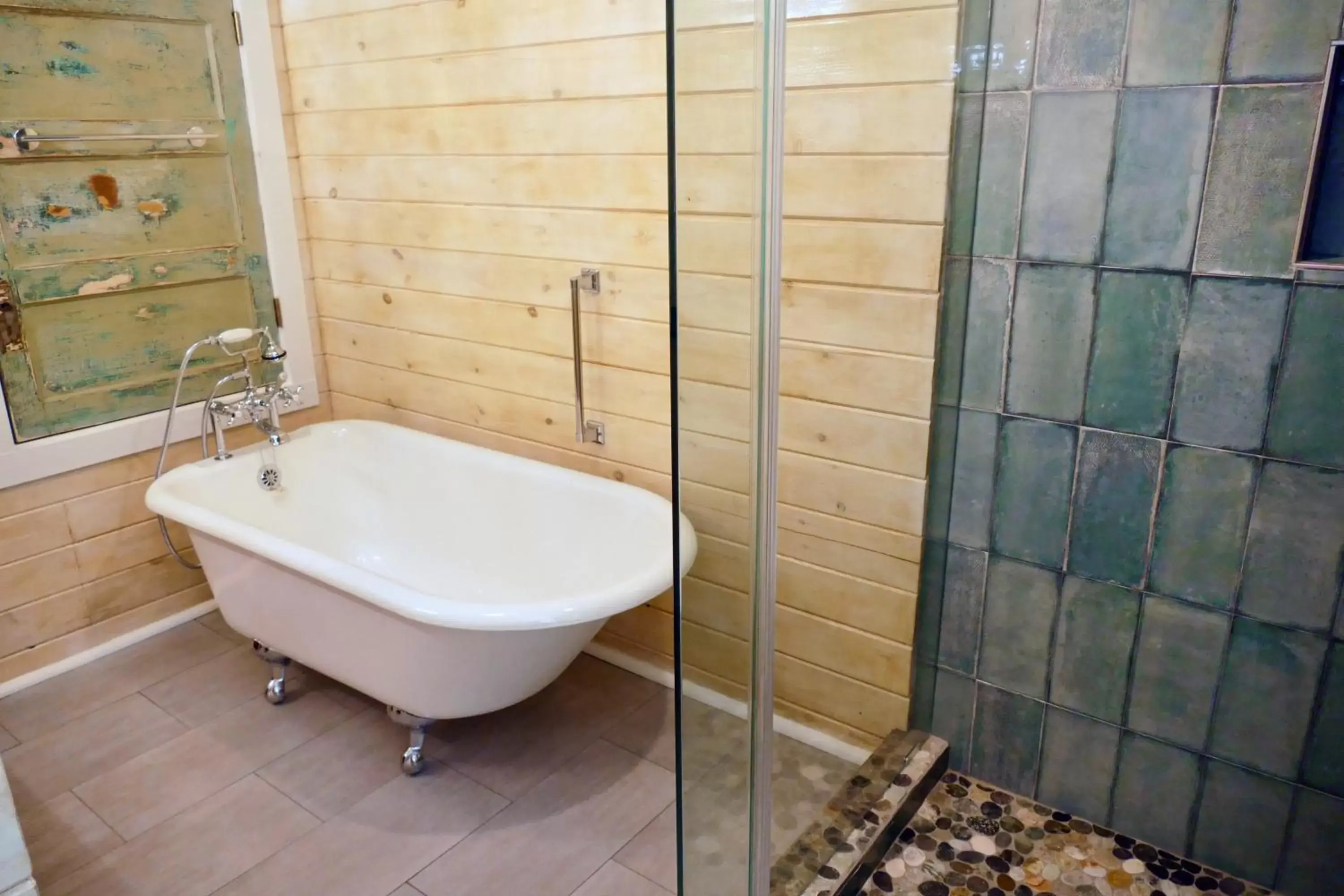 Bathroom in Beachview Inn and Spa