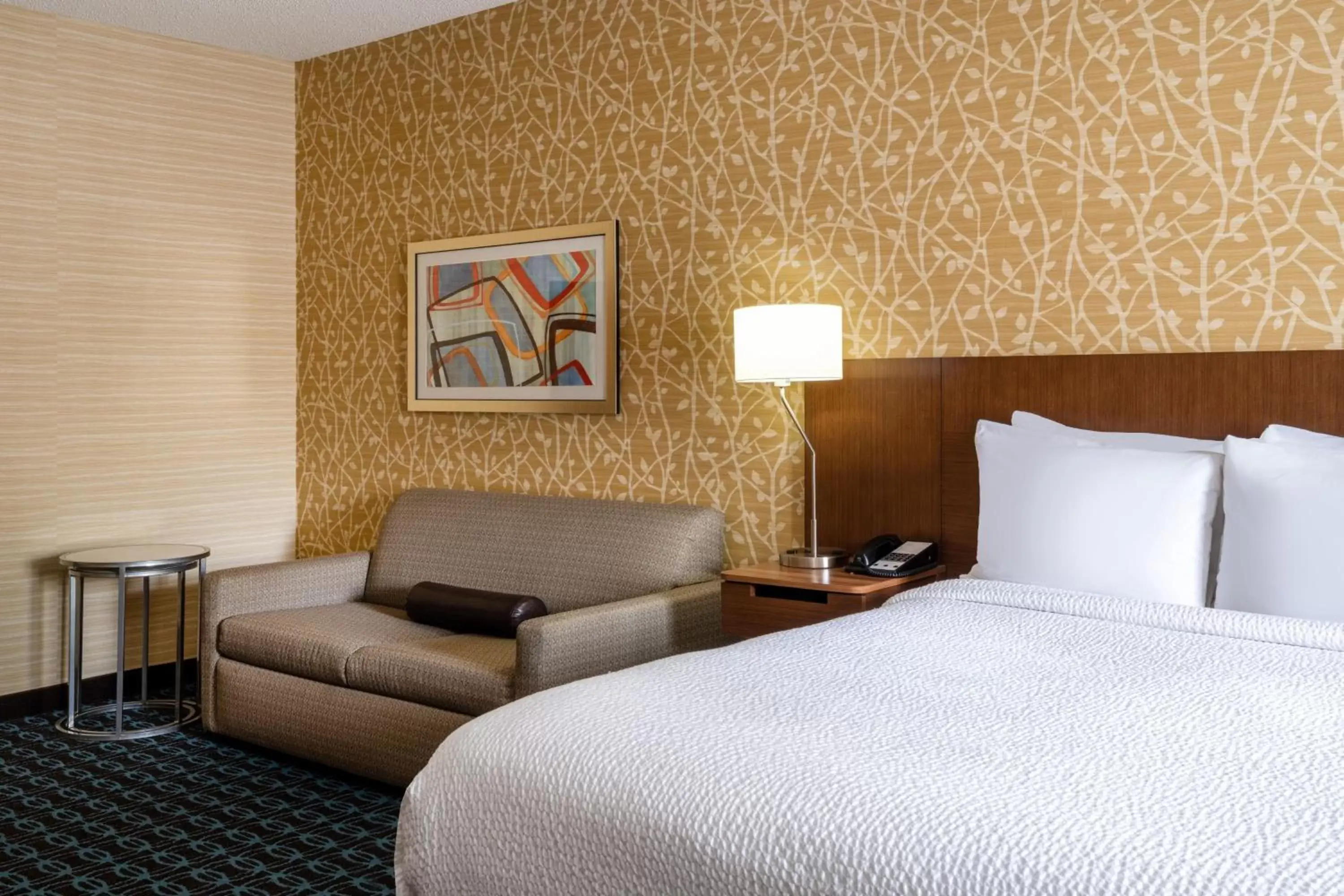 Photo of the whole room, Bed in Fairfield Inn & Suites by Marriott Denver Aurora/Medical Center