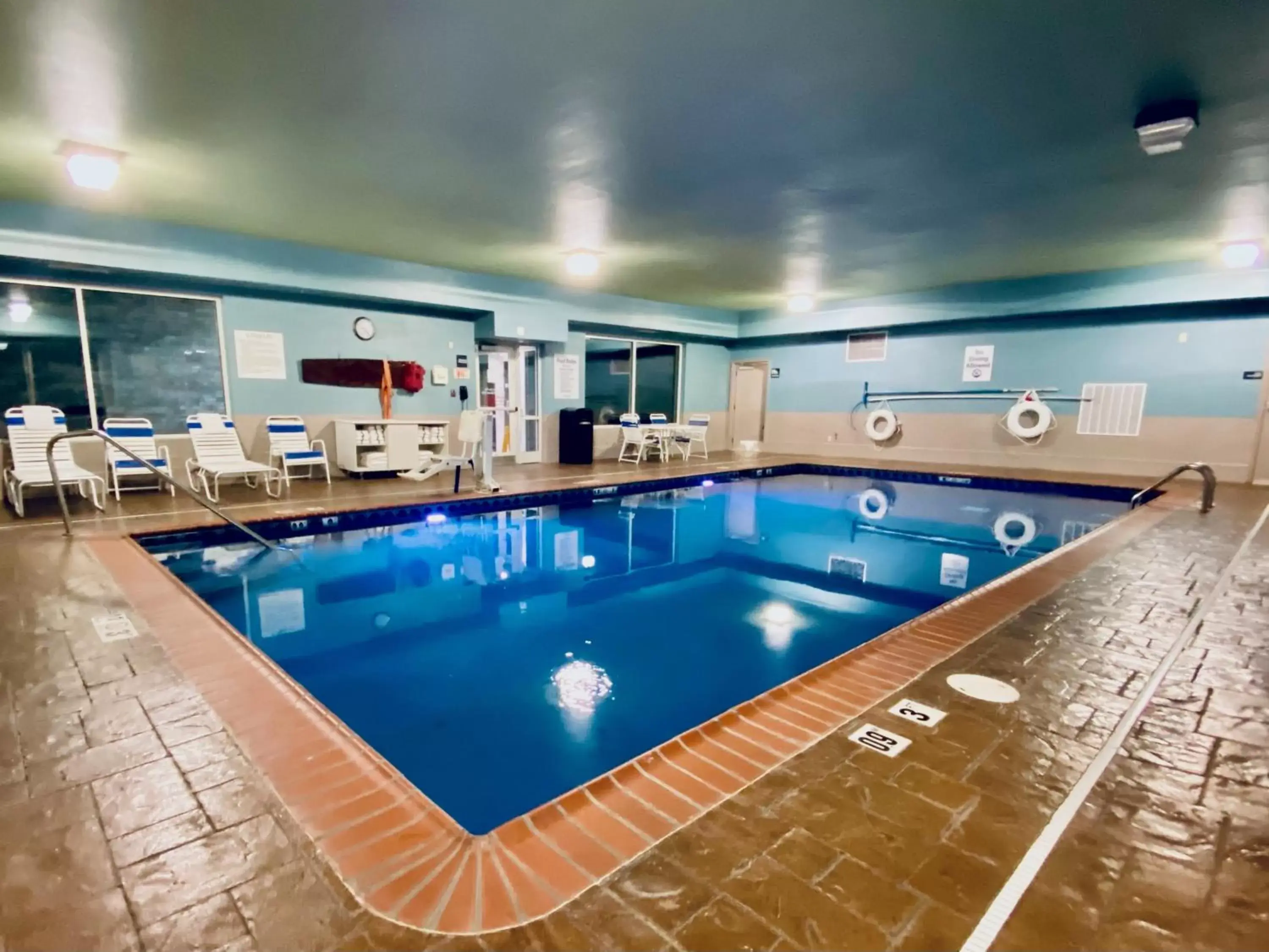 , Swimming Pool in Holiday Inn Express Hotel & Suites Somerset Central, an IHG Hotel