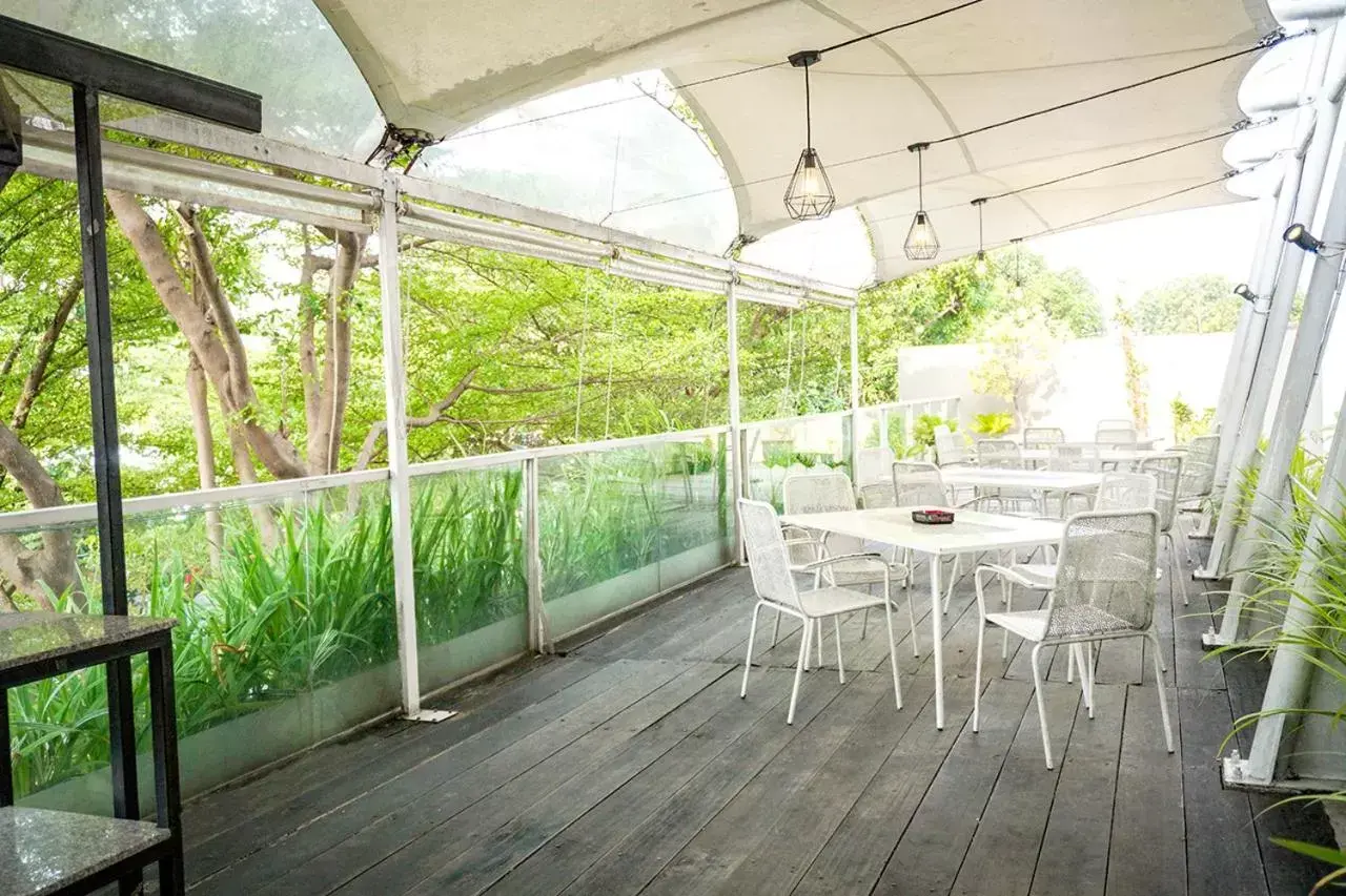 Balcony/Terrace in Andelir Hotel Simpang Lima Semarang