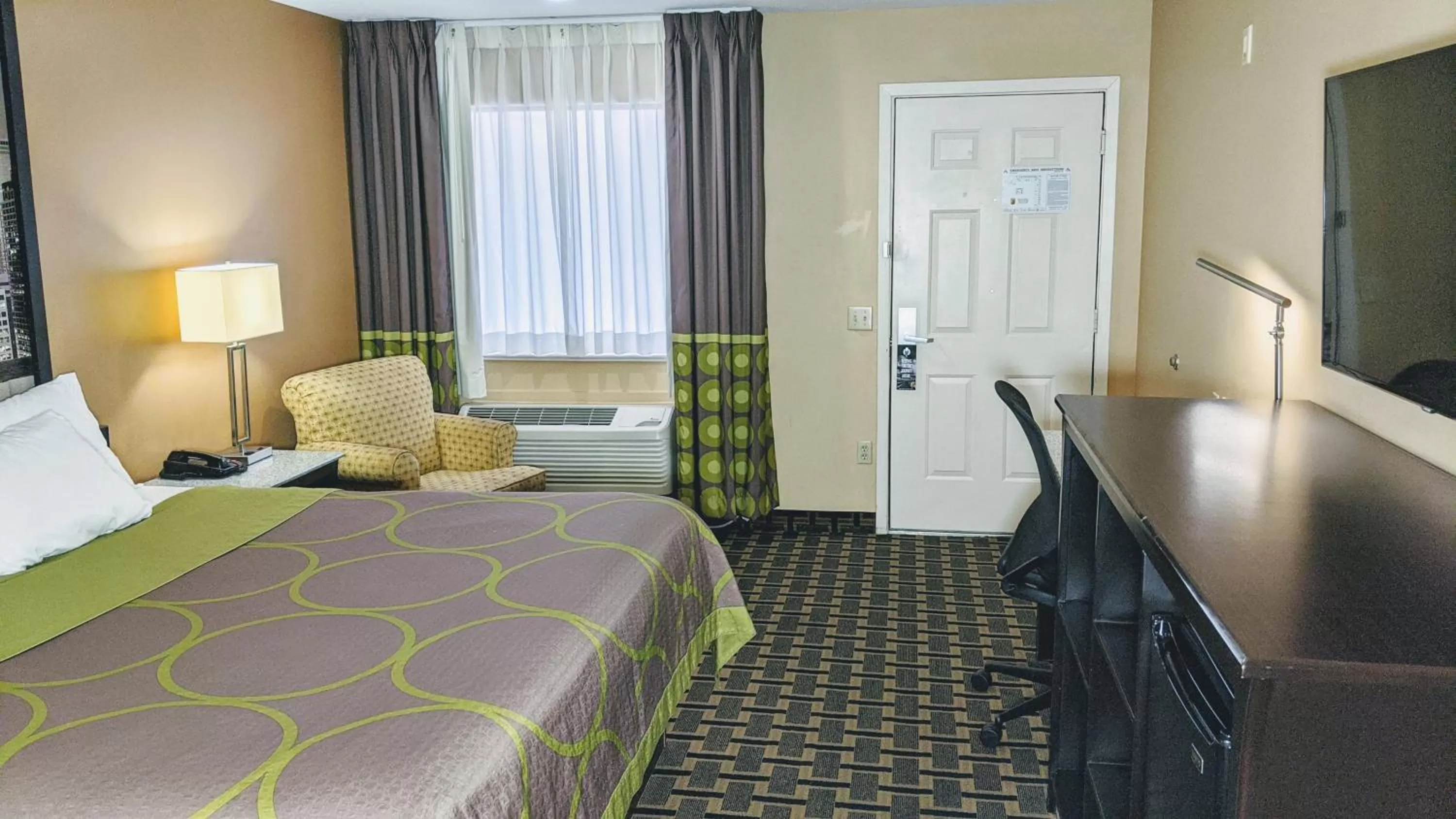 Bed in Super 8 by Wyndham Willowbrook Houston