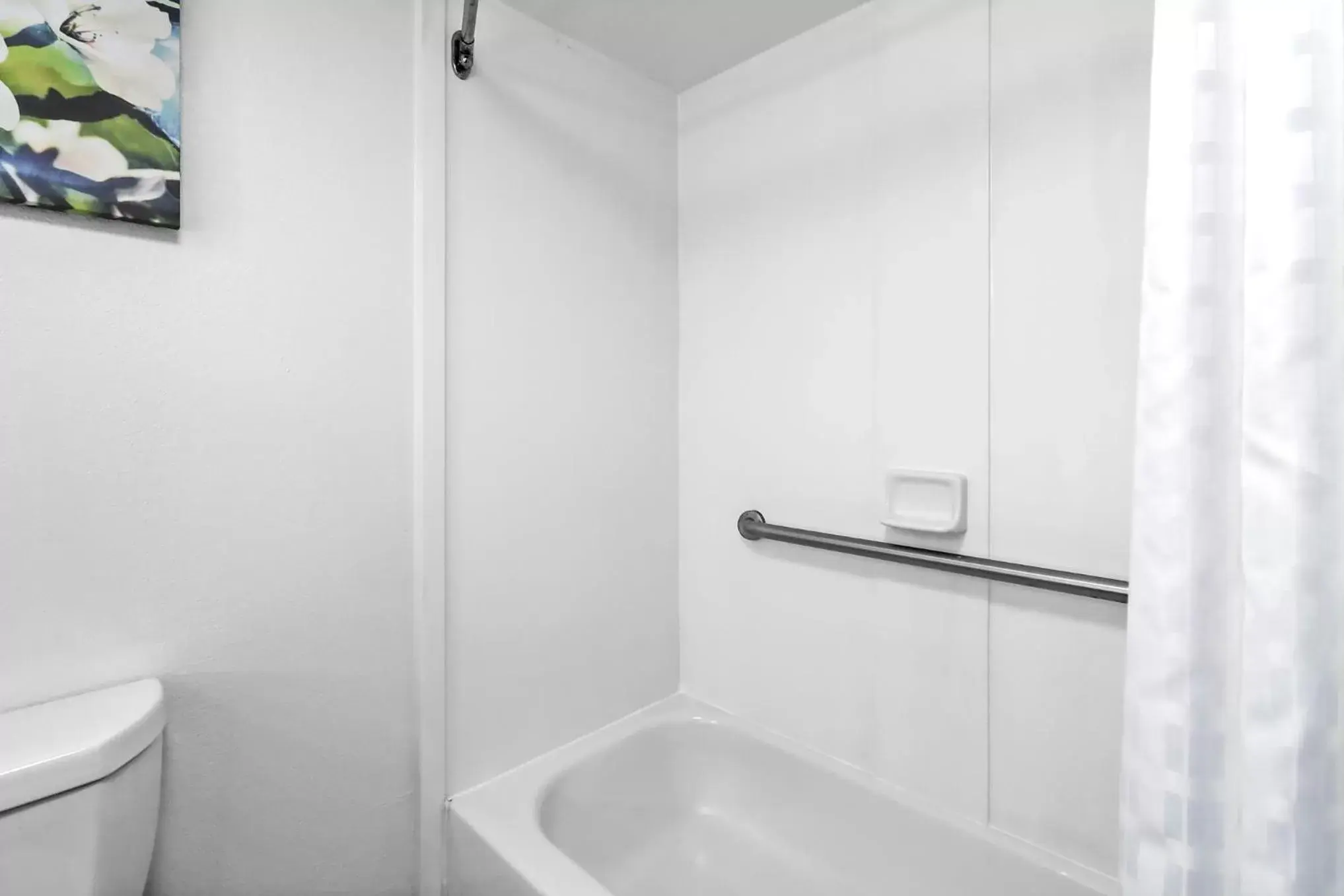 Bathroom in La Quinta by Wyndham Atlanta South - Newnan
