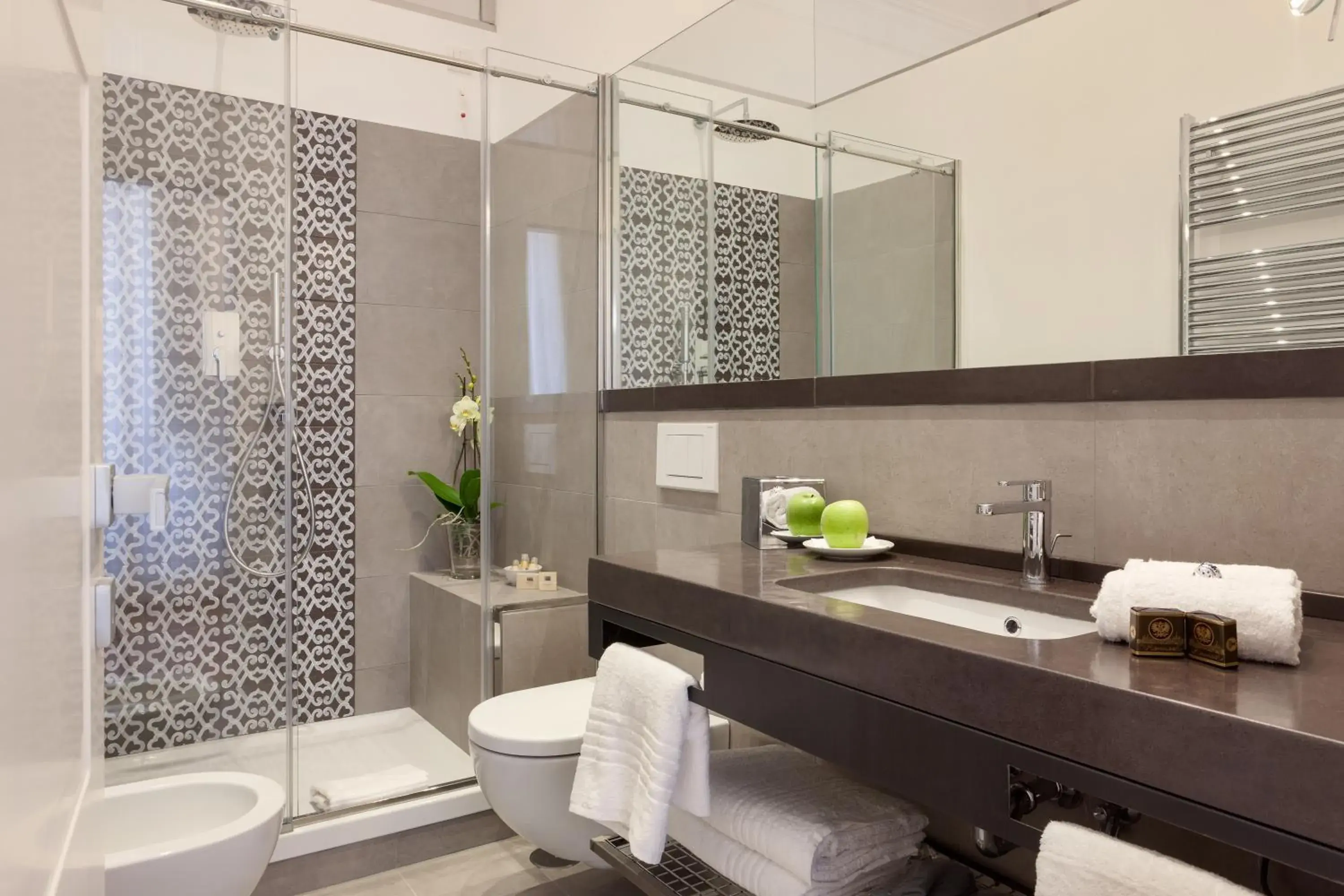 Bathroom in 504 Corso Suites