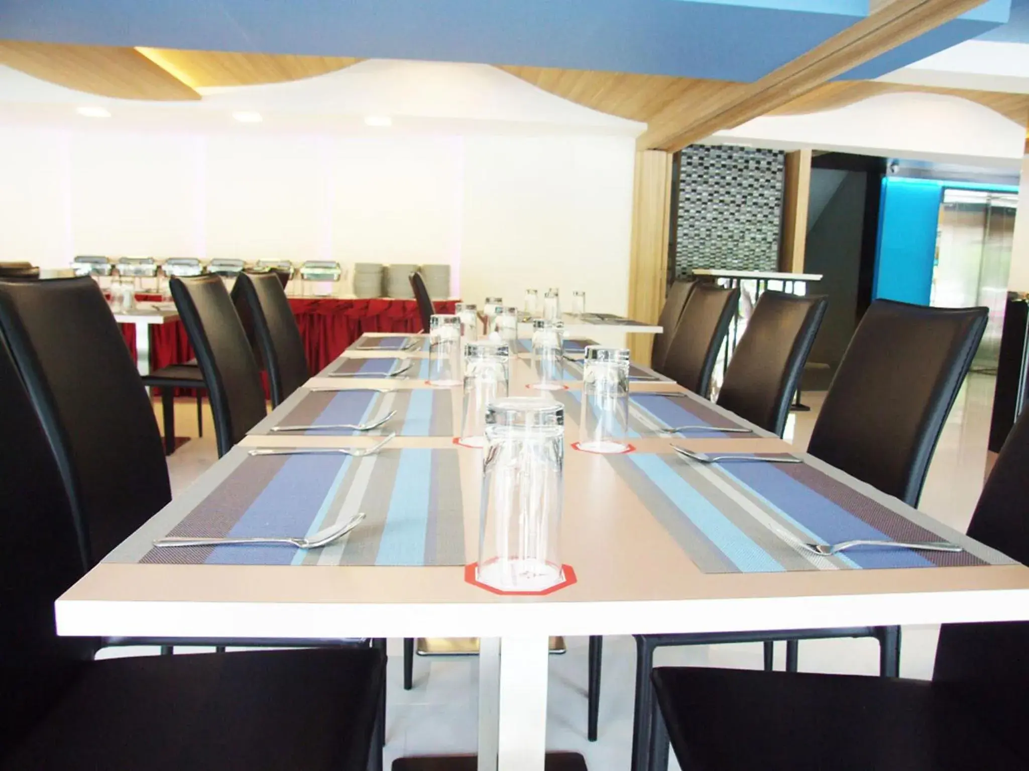 Restaurant/places to eat in Grand Tower Inn Sathorn Hotel Restaurant/places to eat in Grand Tower Inn Sathorn Hotel