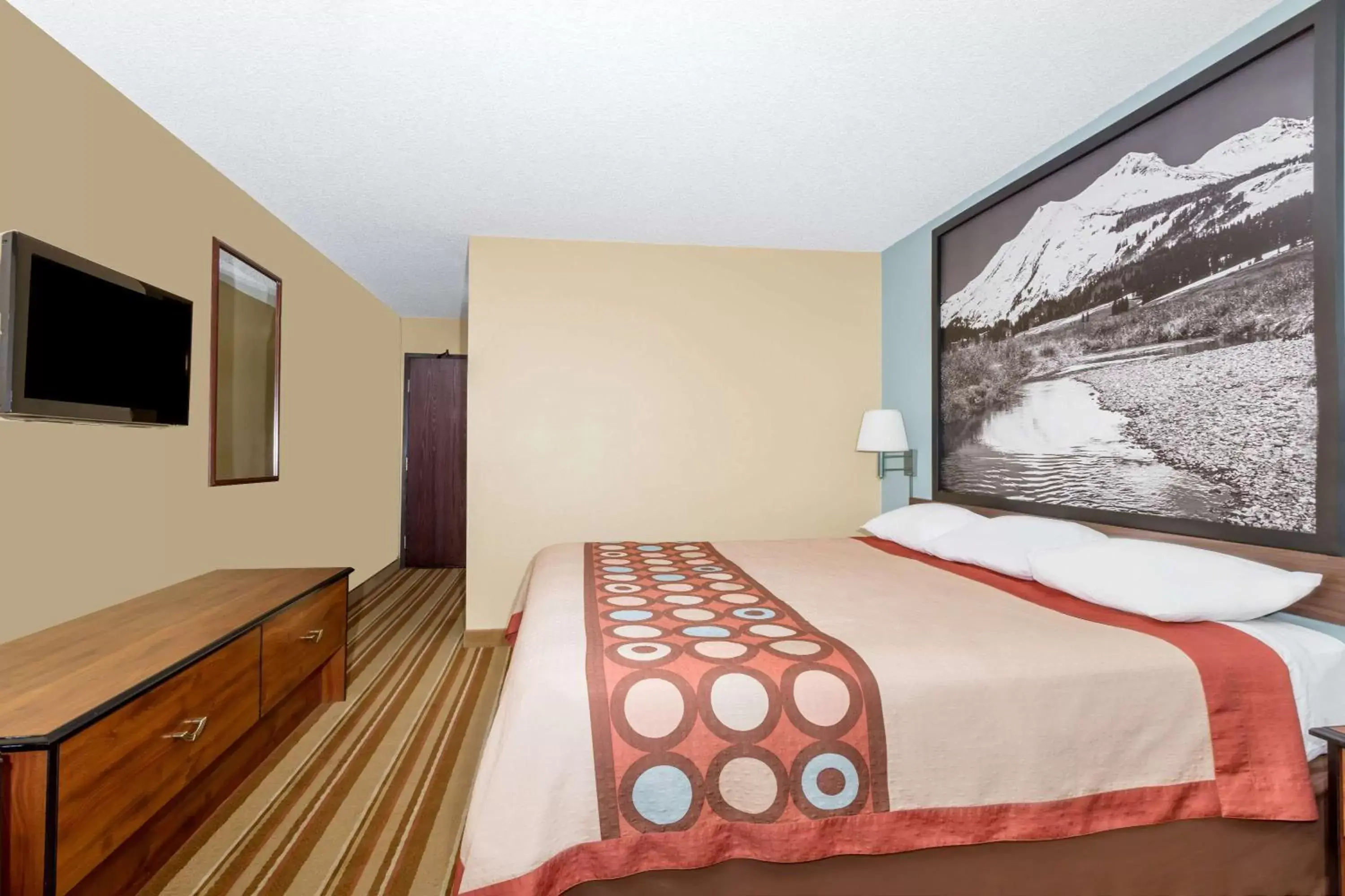 Photo of the whole room, Bed in Super 8 by Wyndham Dillon/Breckenridge Area