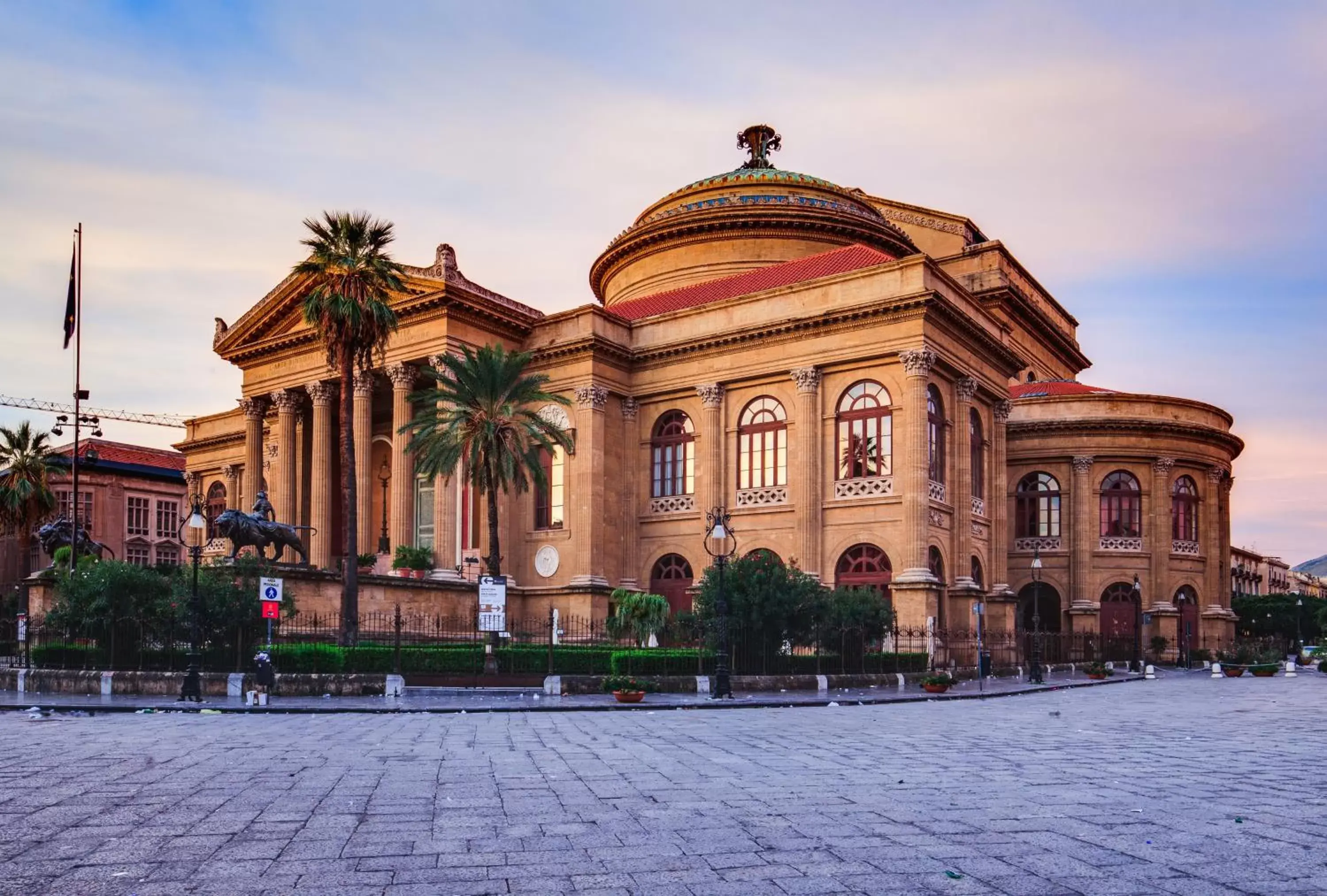 Nearby landmark, Property Building in Into Palermo B&B