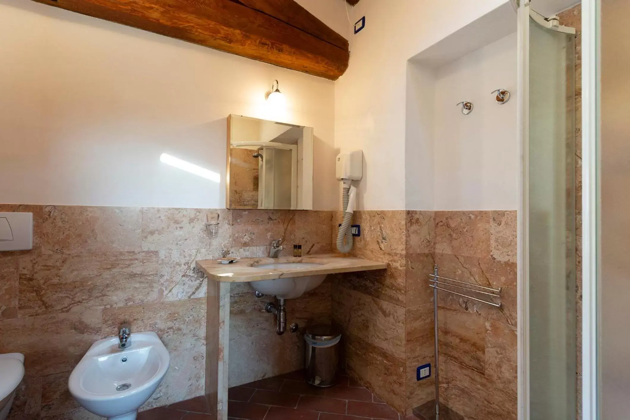 Bathroom in Locanda Vesuna