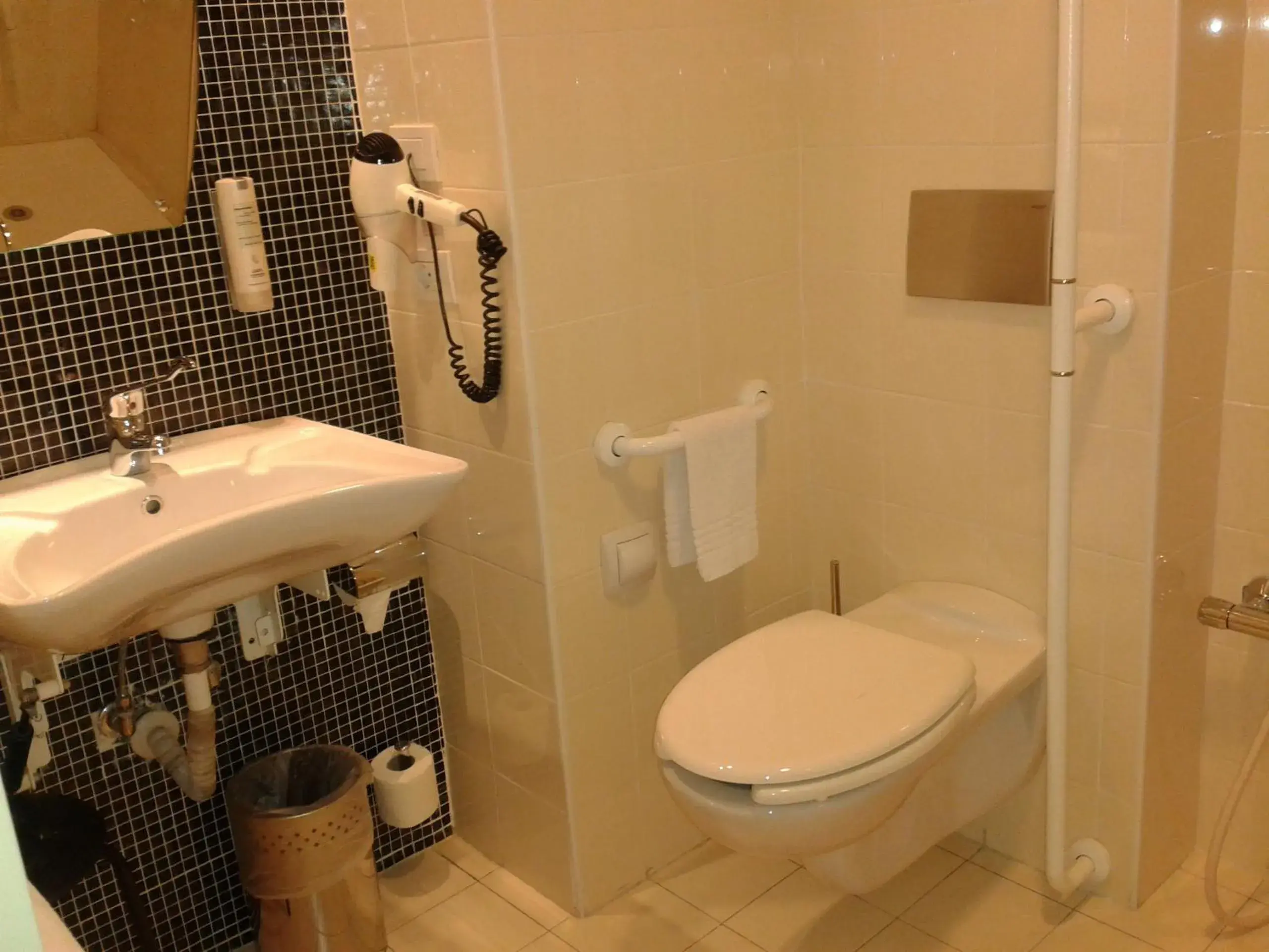 Bathroom in Hotel Michelino Bologna Fiera