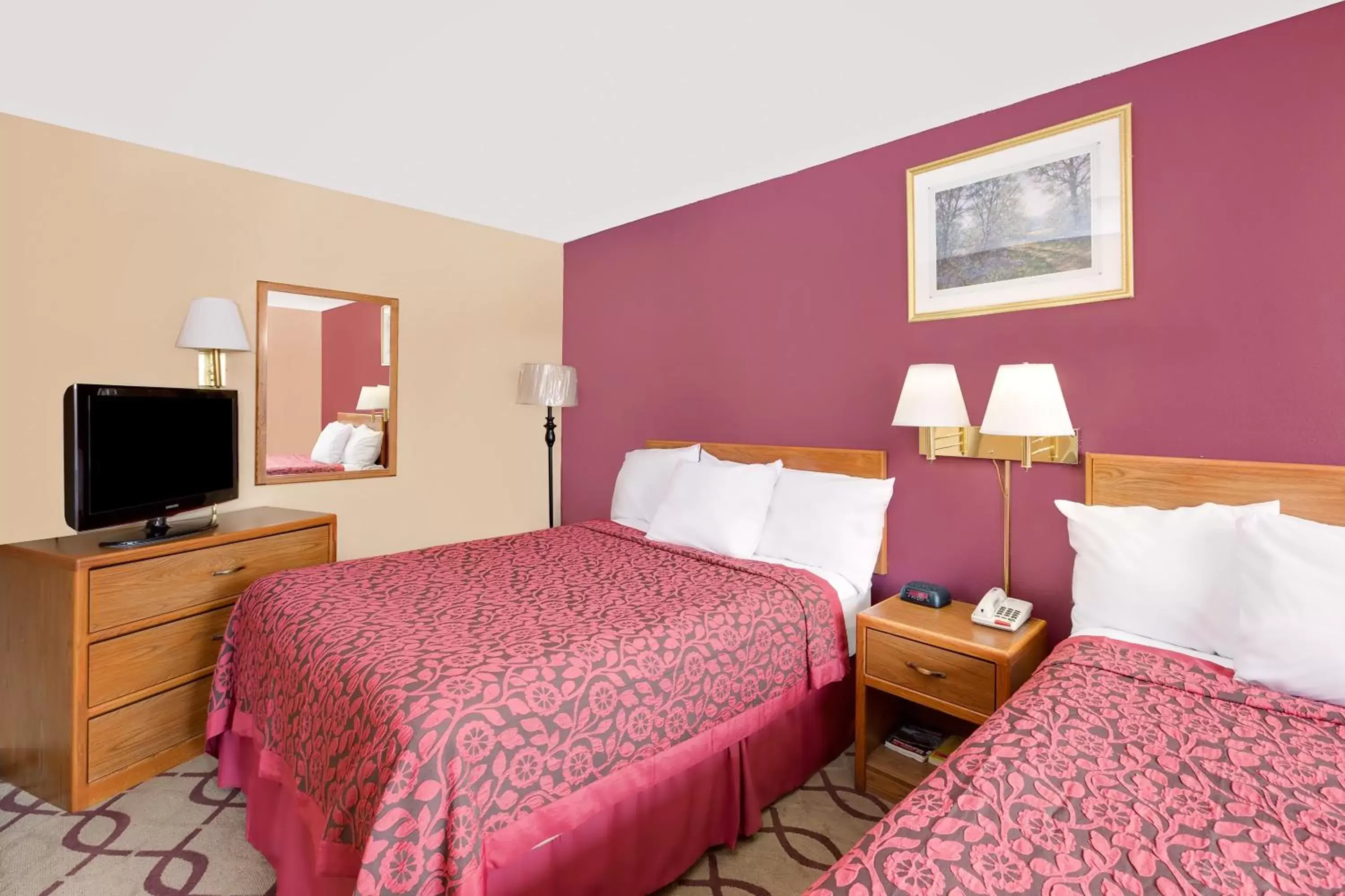 TV and multimedia, Bed in Days Inn by Wyndham North Sioux City