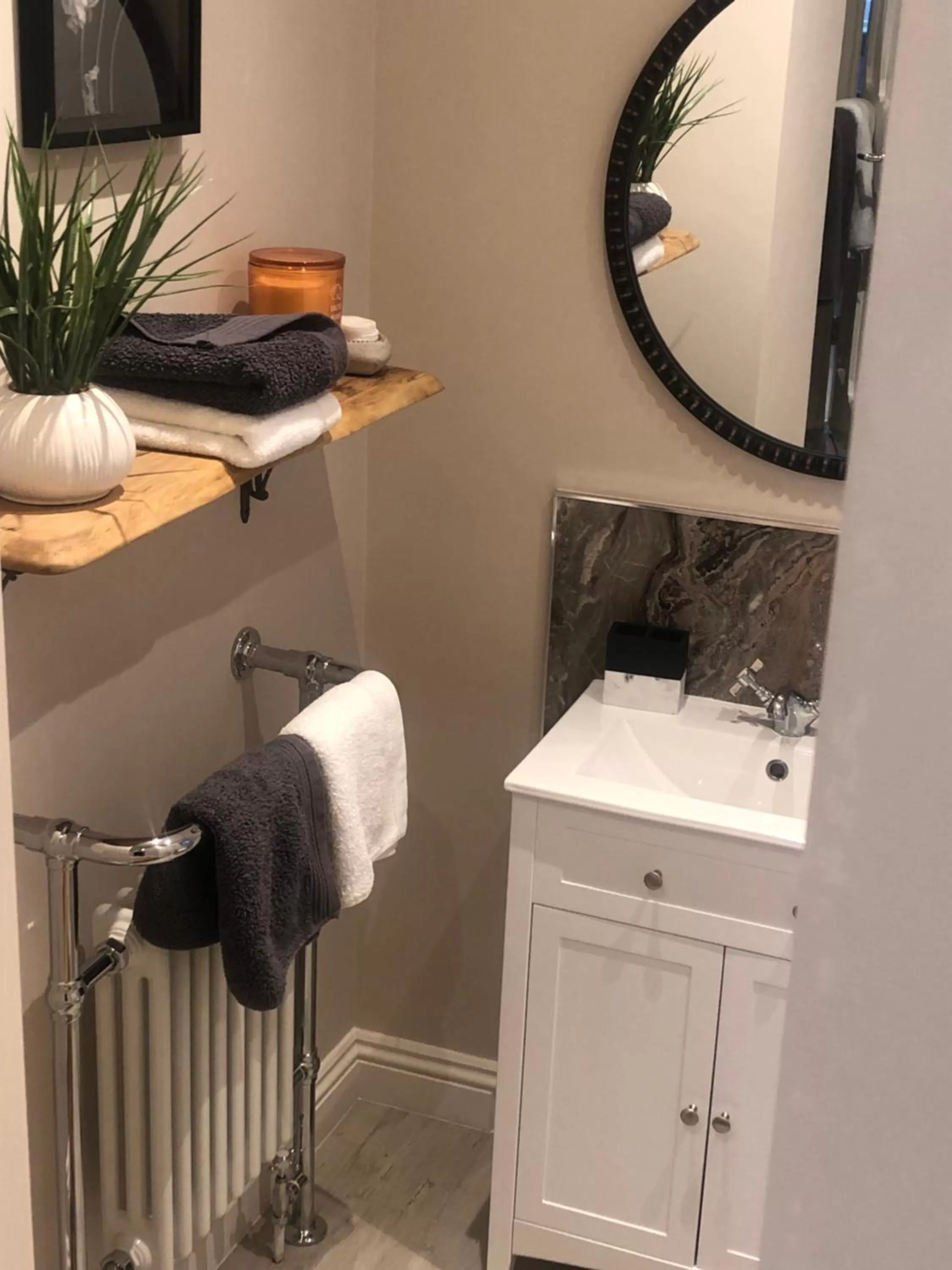 Toilet, Bathroom in The Skreen