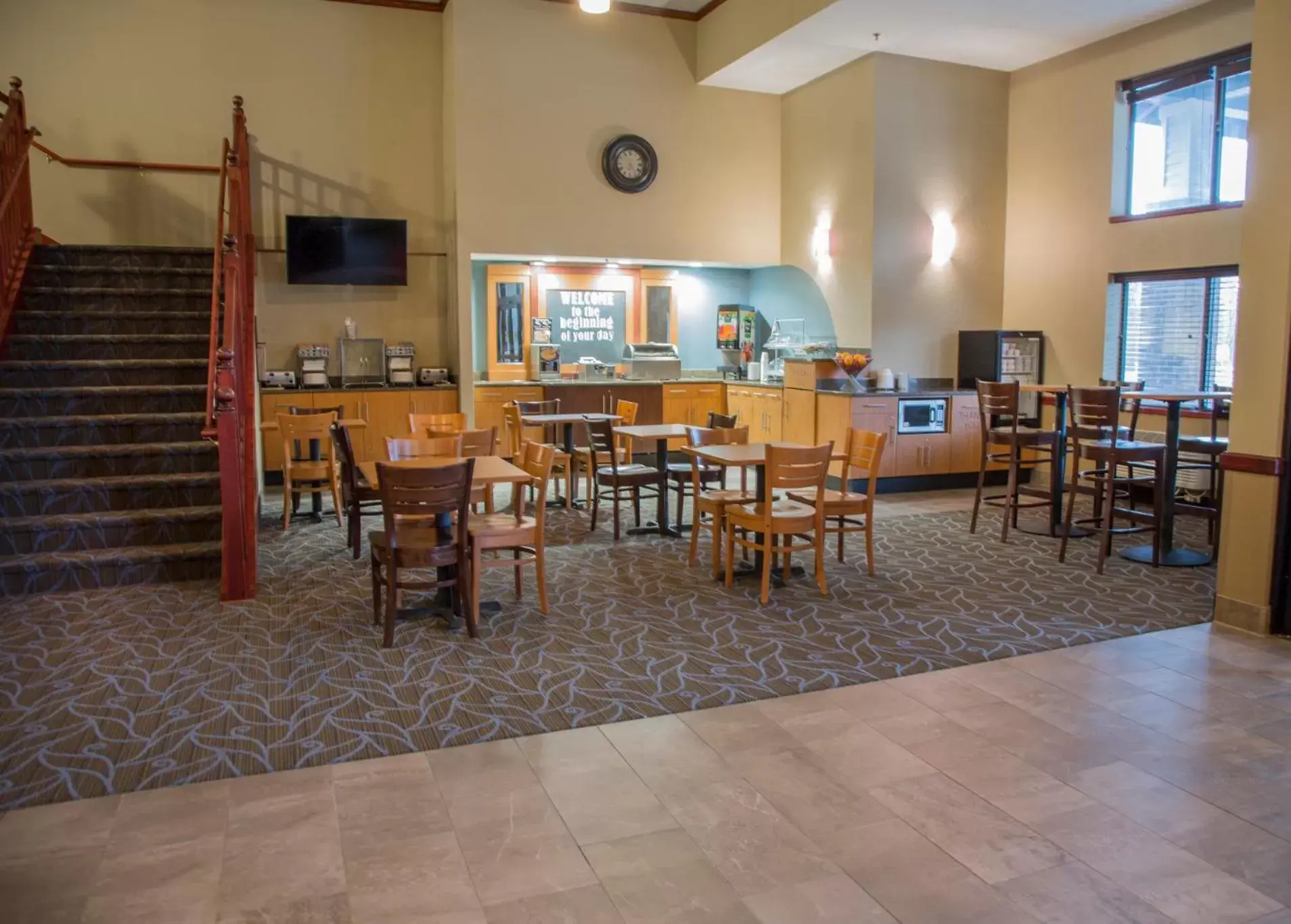 Lobby or reception, Restaurant/Places to Eat in AmericInn by Wyndham Mounds View Minneapolis