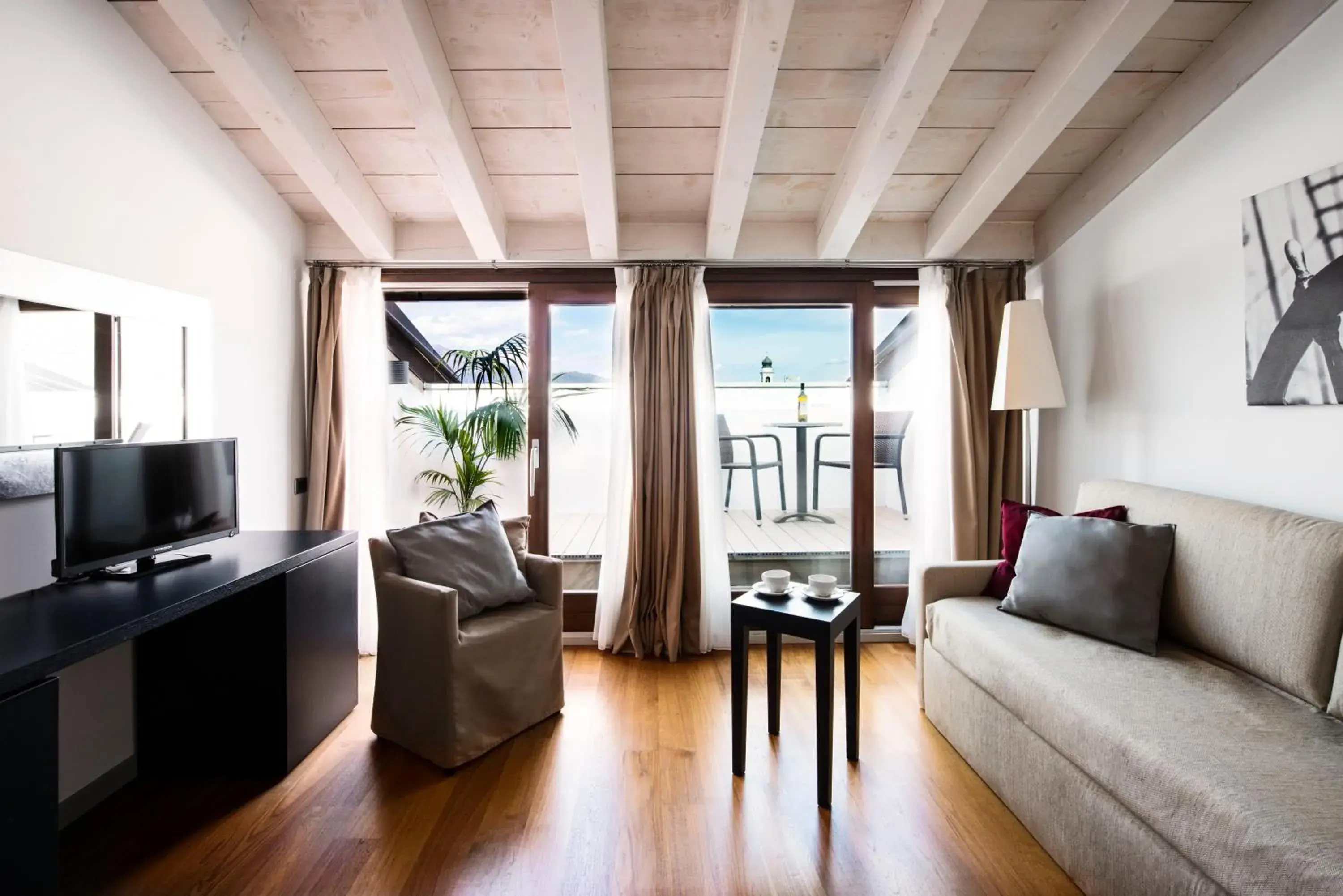 Seating Area in Hotel Del Porto