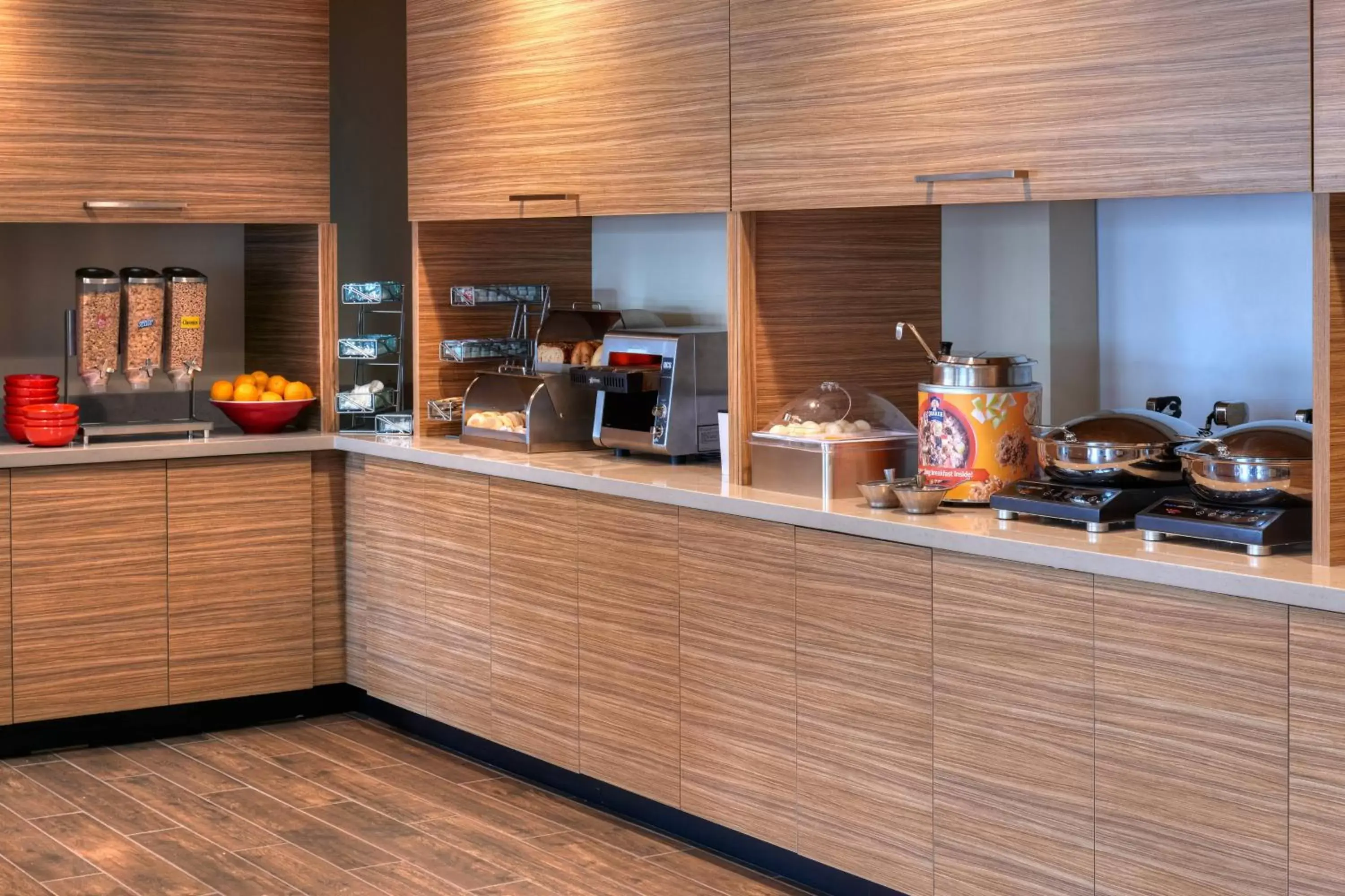 Breakfast in TownePlace Suites by Marriott Cleveland Solon