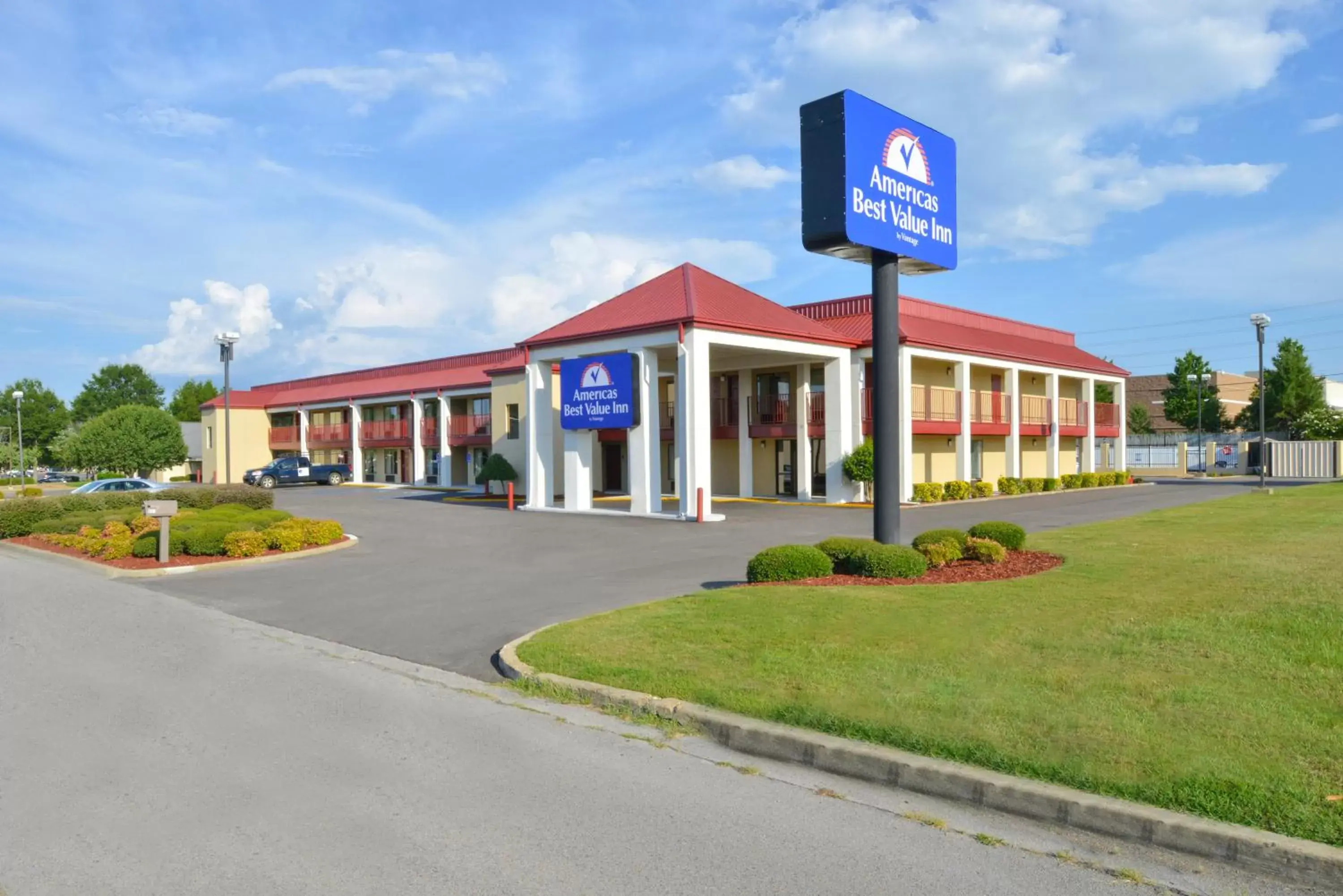 Property Building in Americas Best Value Inn Tupelo Barnes Crossing