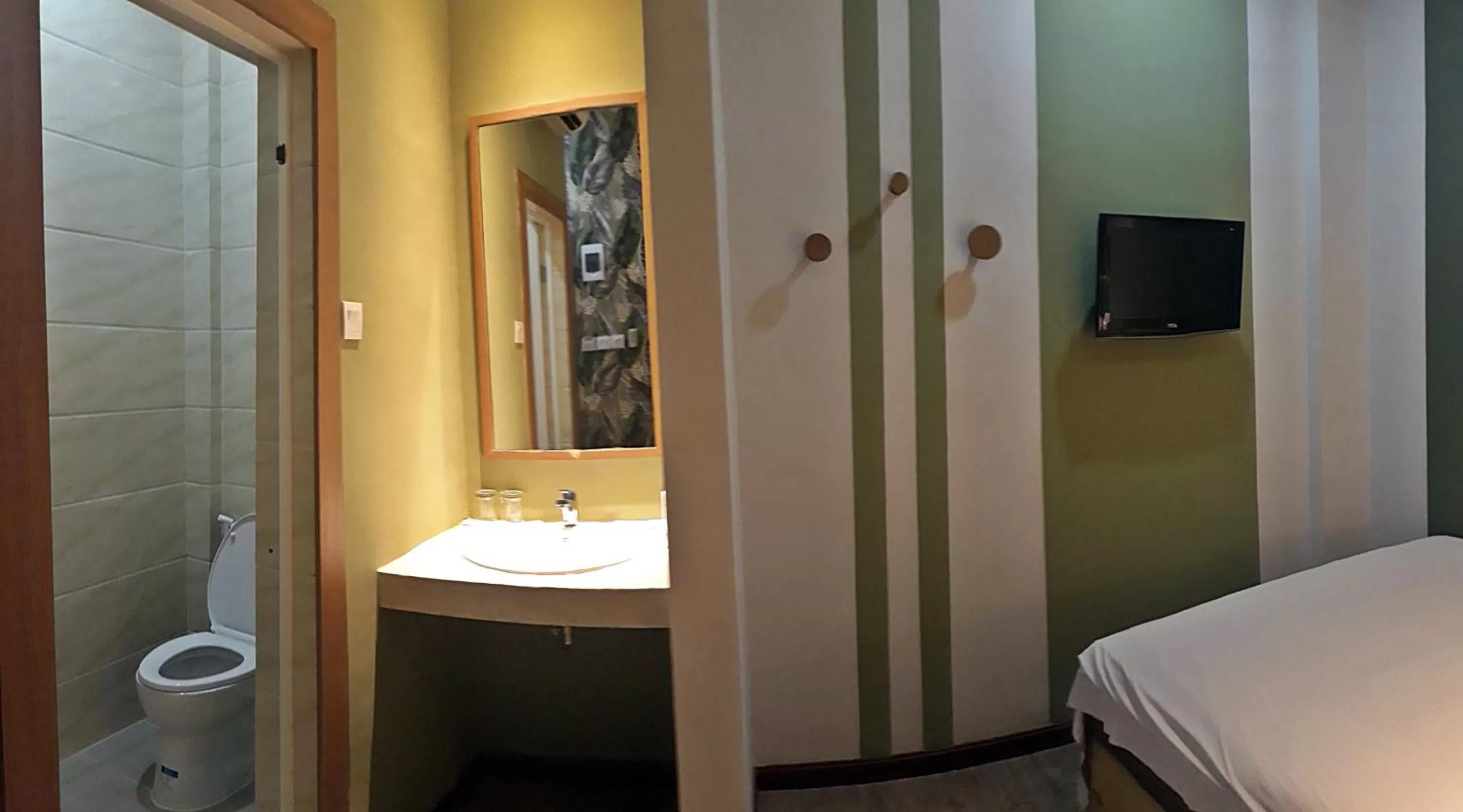 Bedroom, Bed in Kama Hotel