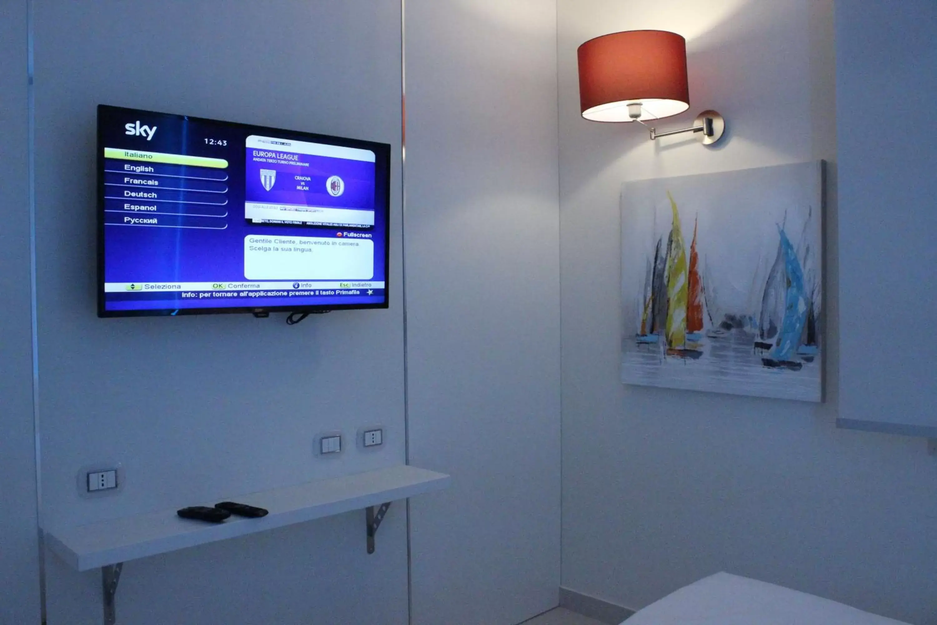 Bedroom, TV/Entertainment Center in Best Western Plus Hotel Perla Del Porto