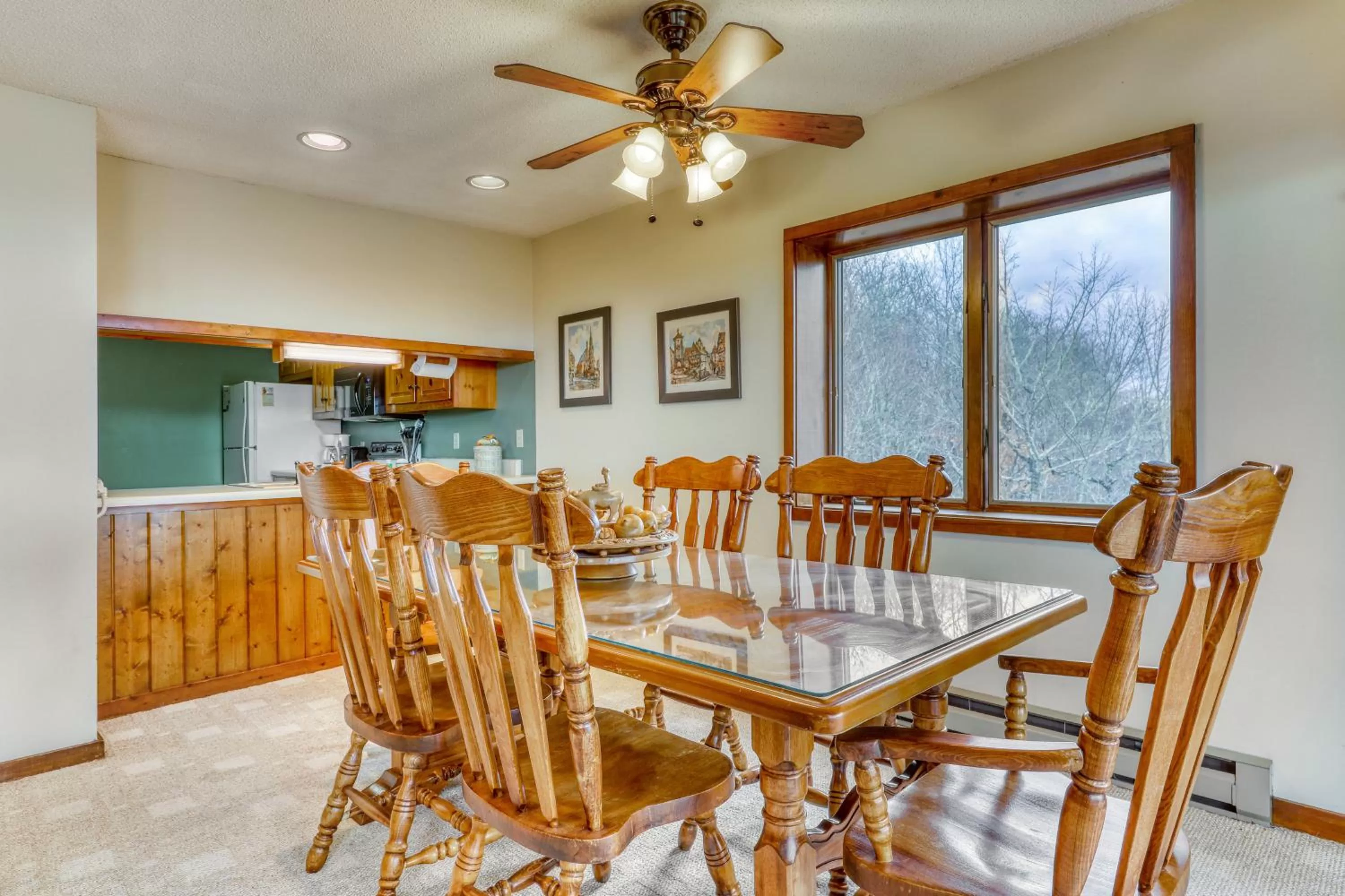 Restaurant/Places to Eat in Crest 200I