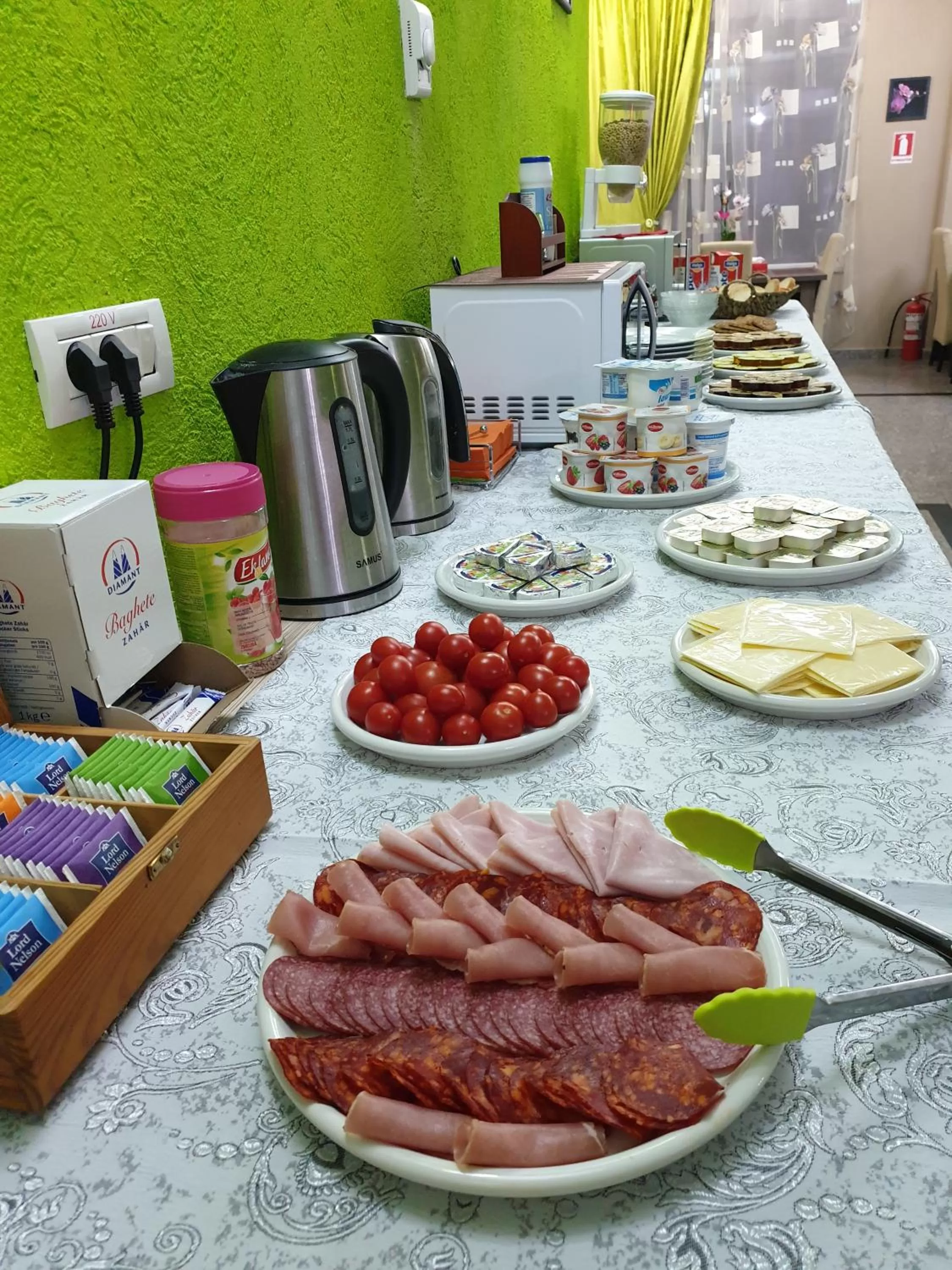 Buffet breakfast in Hotel Darosy