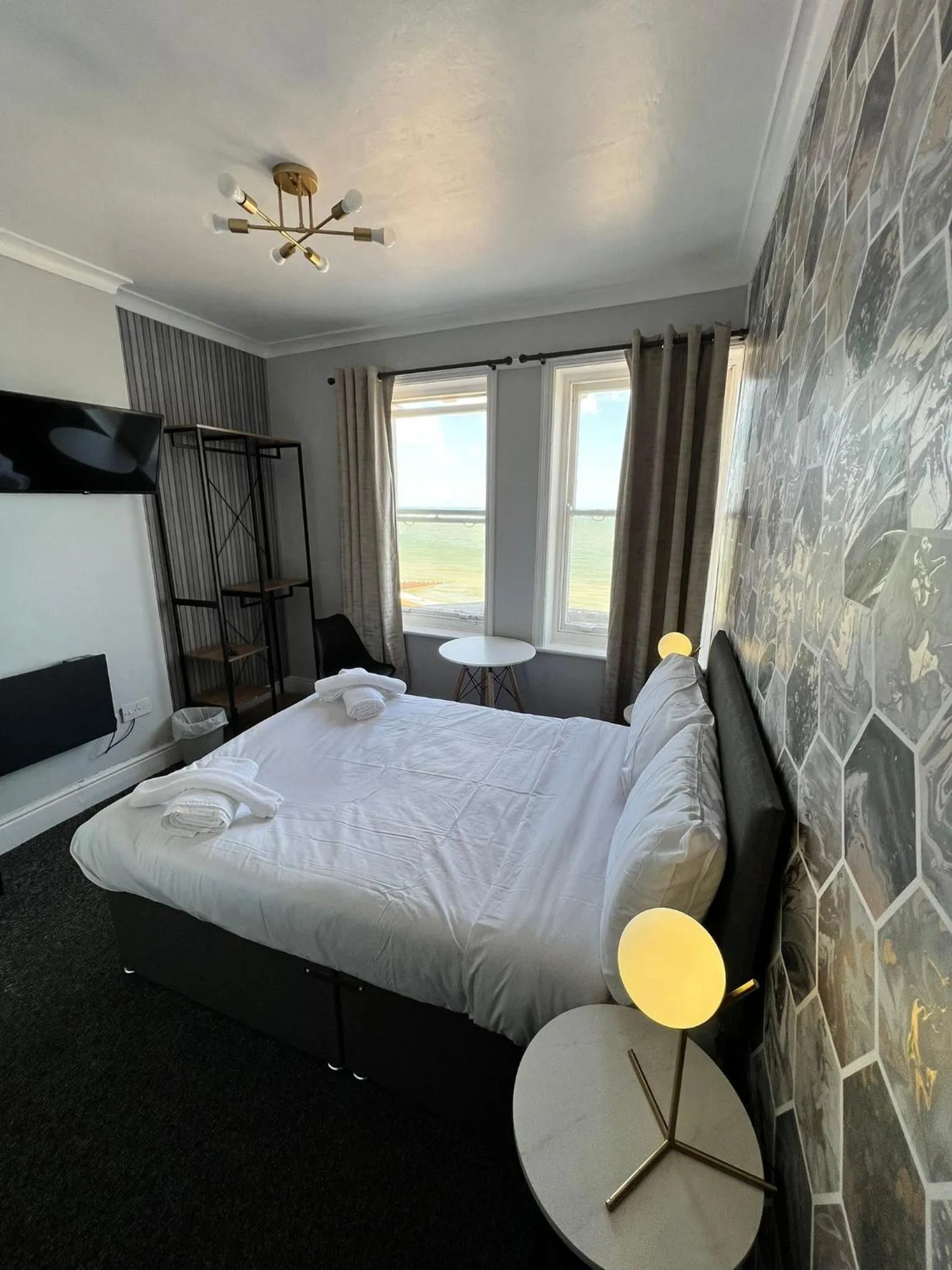 Bedroom in OYO Marine Parade Hotel, Eastbourne Pier