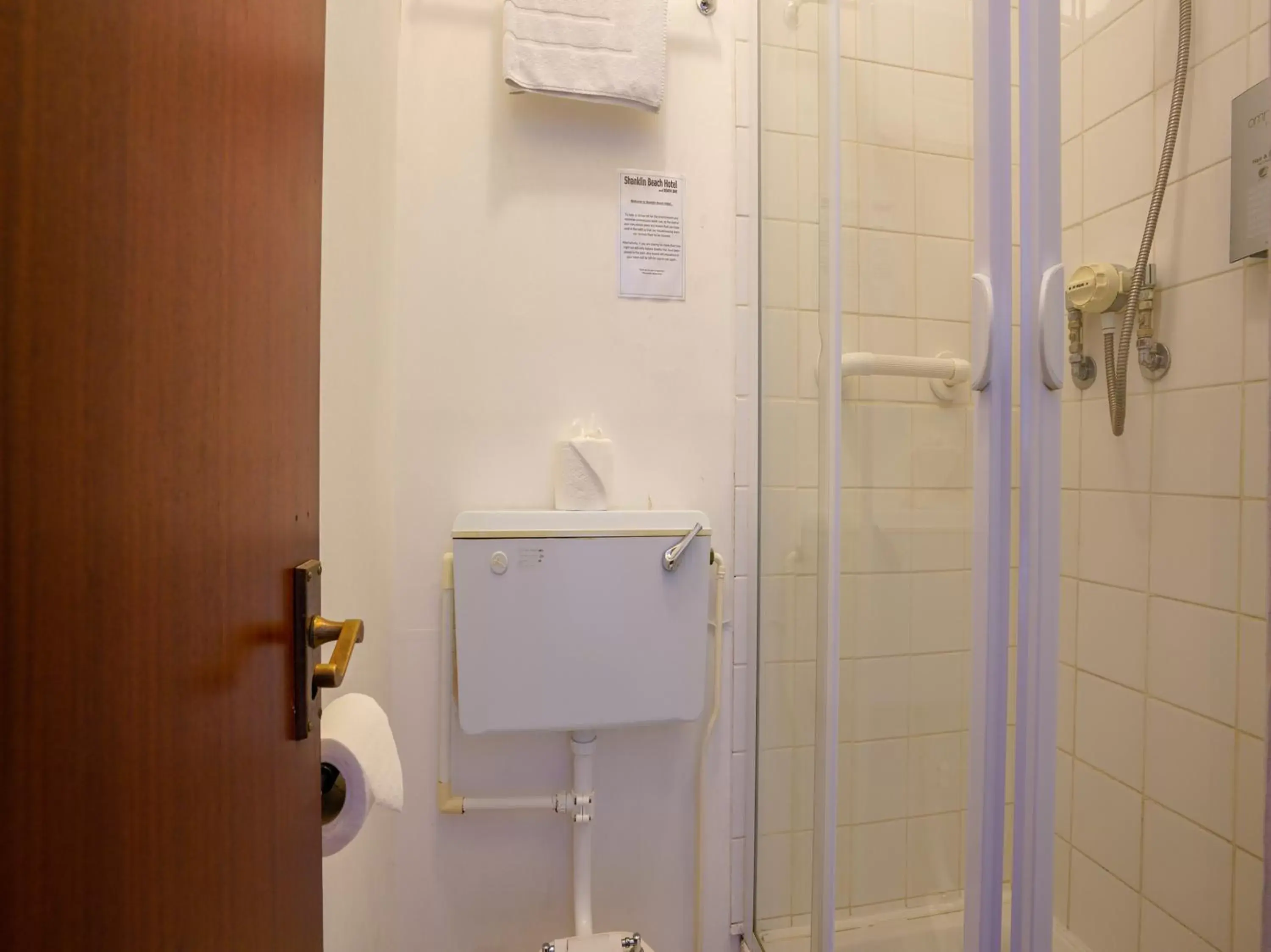 Bathroom in OYO Shanklin Beach Hotel