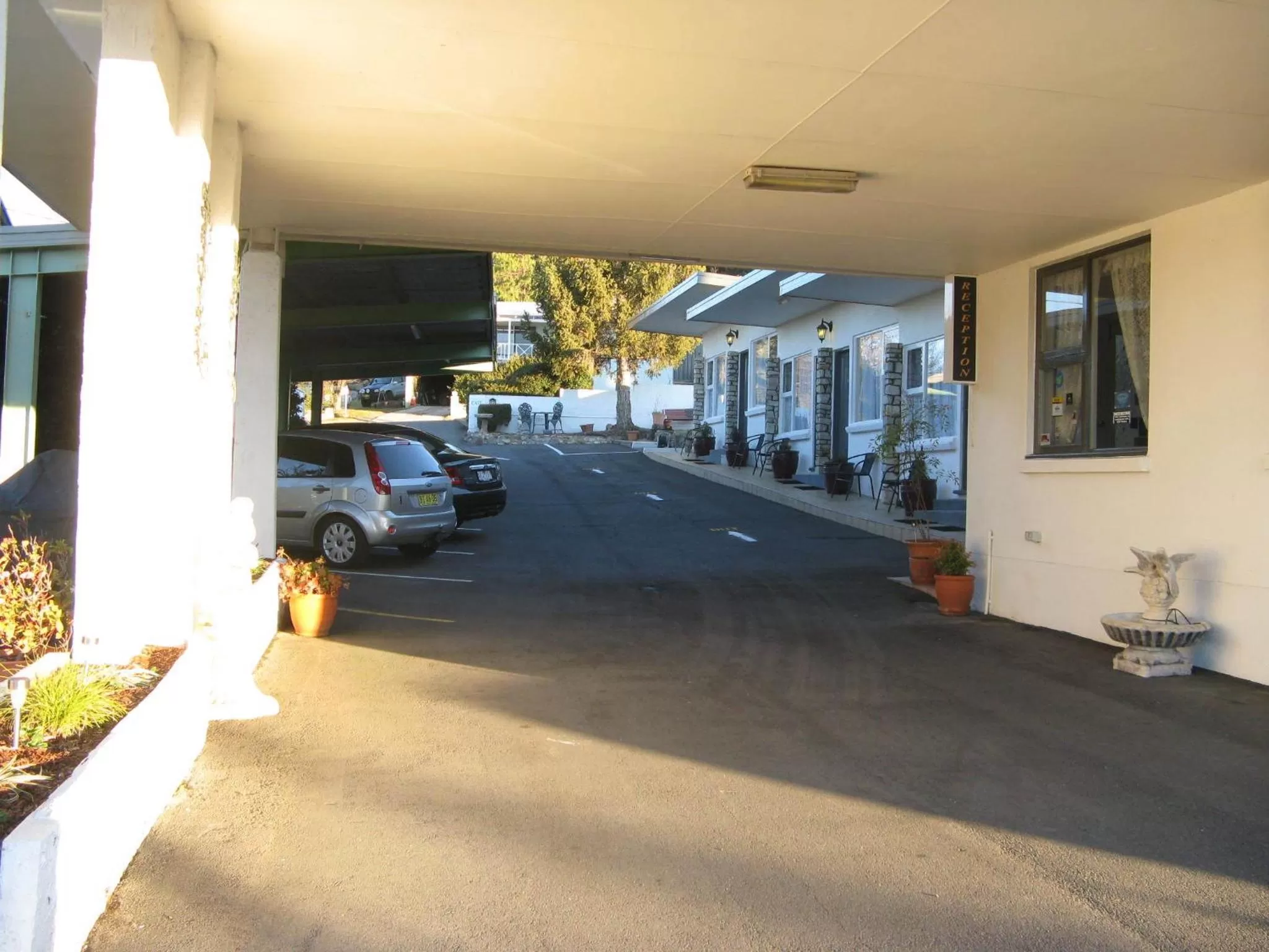 Property building in White Manor Motel